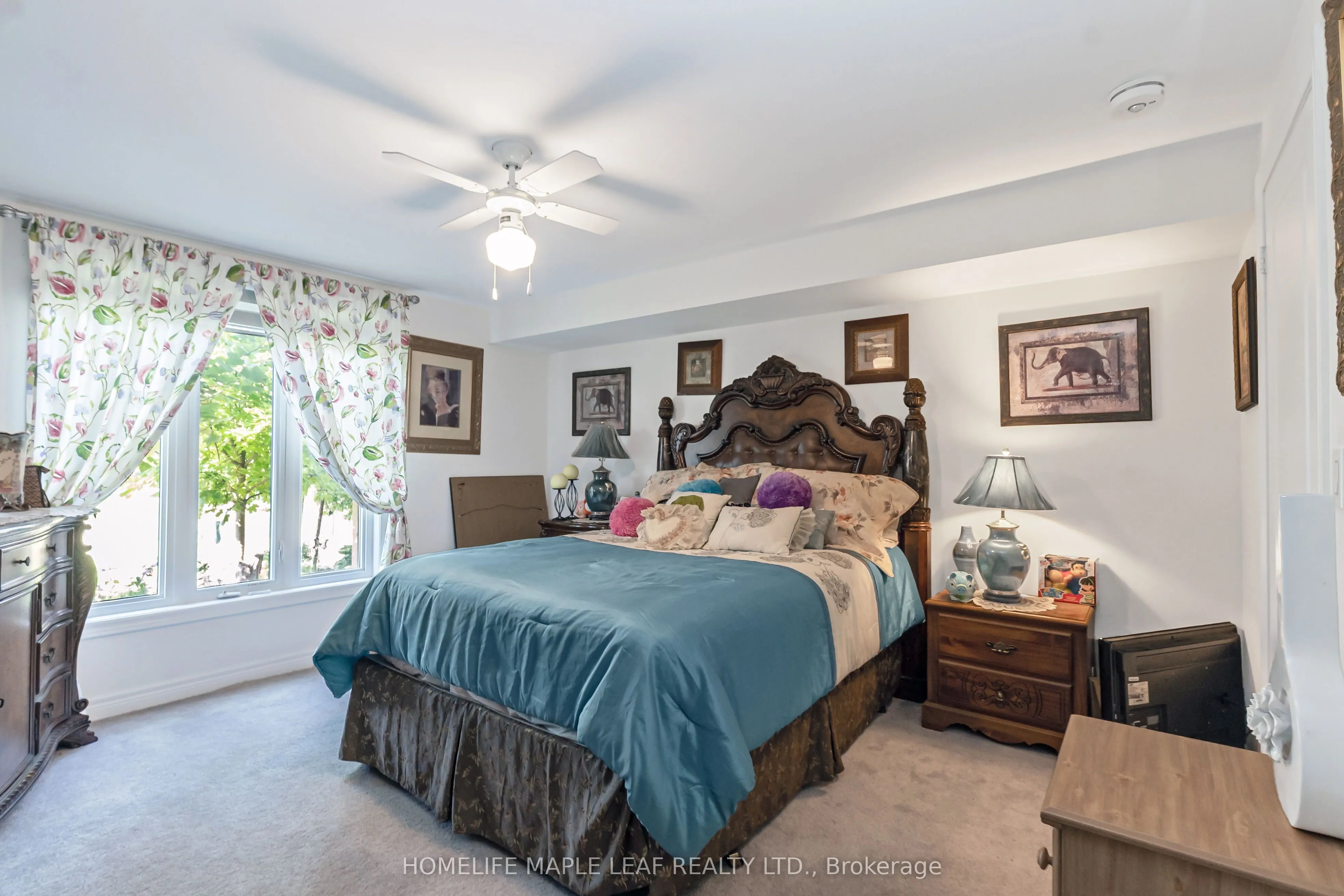 126 Kingsmere Crescent