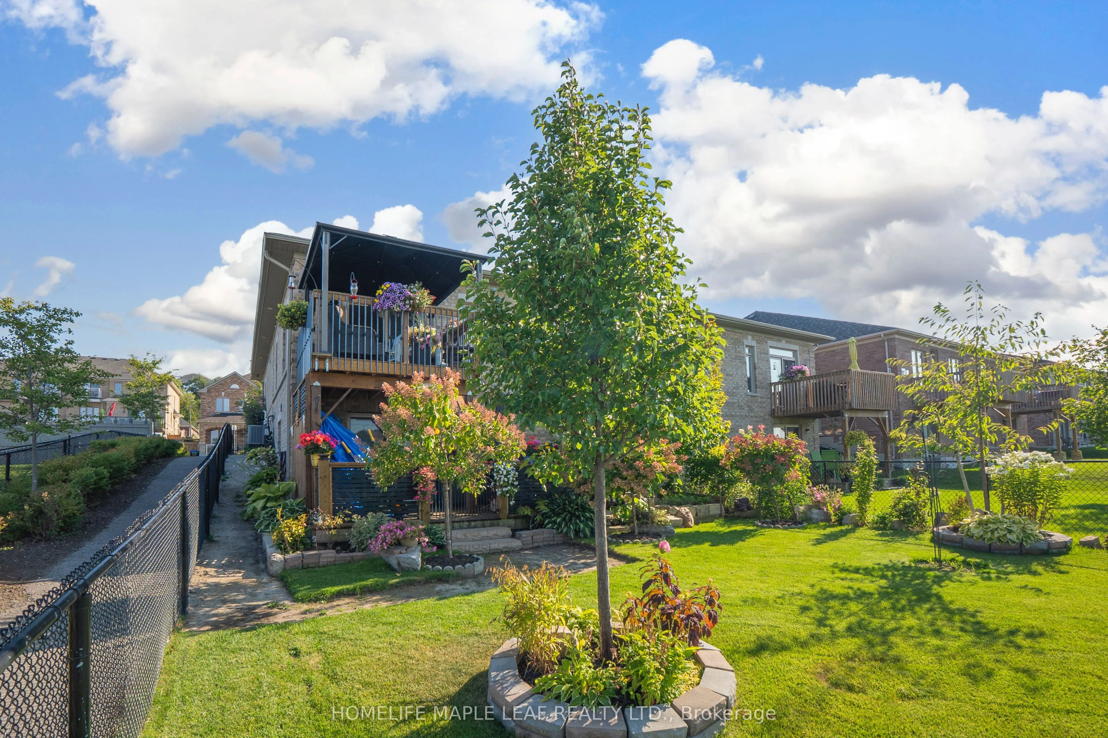 126 Kingsmere Crescent