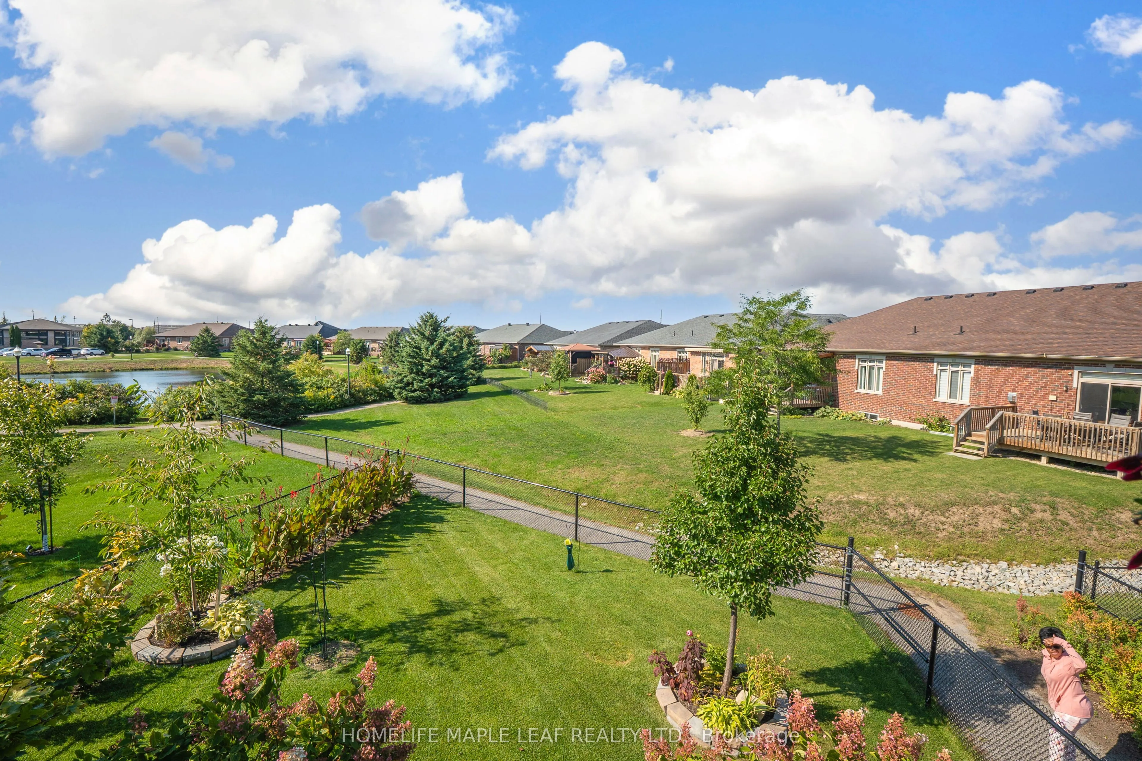 126 Kingsmere Crescent