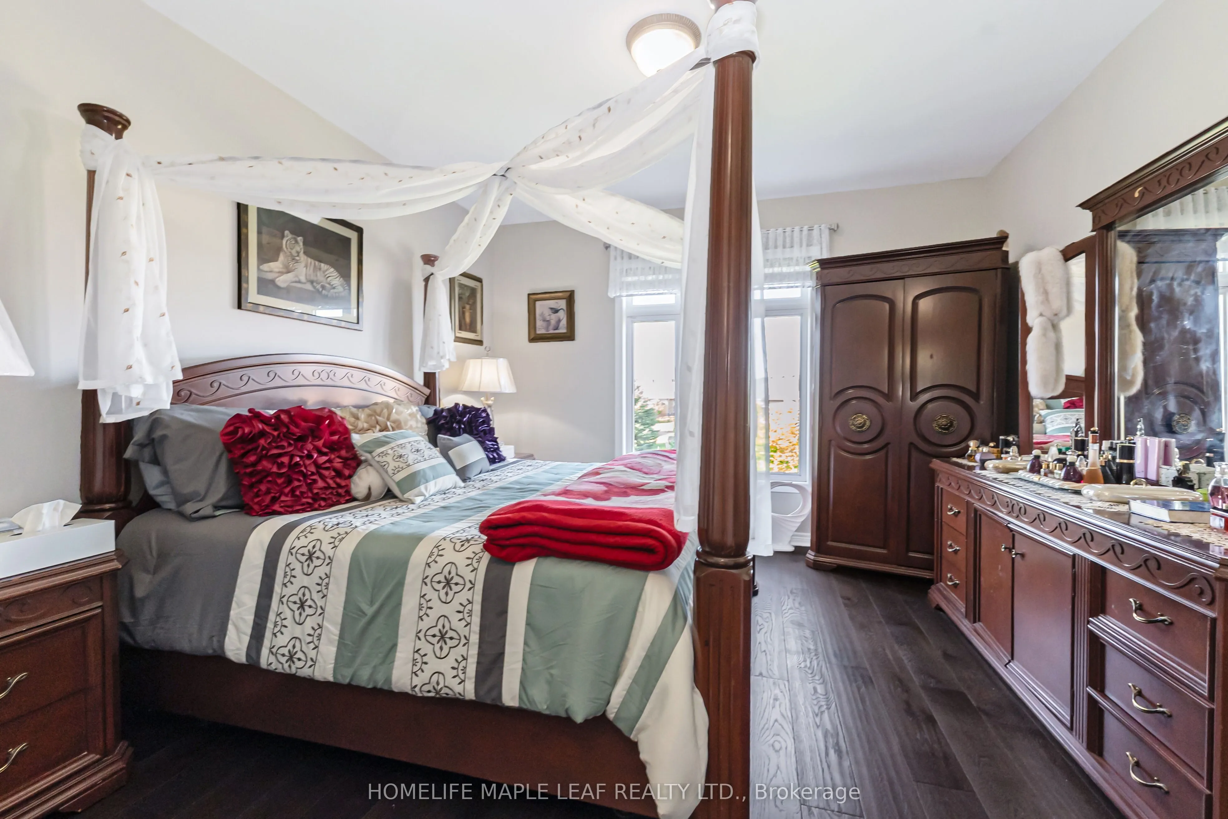 126 Kingsmere Crescent