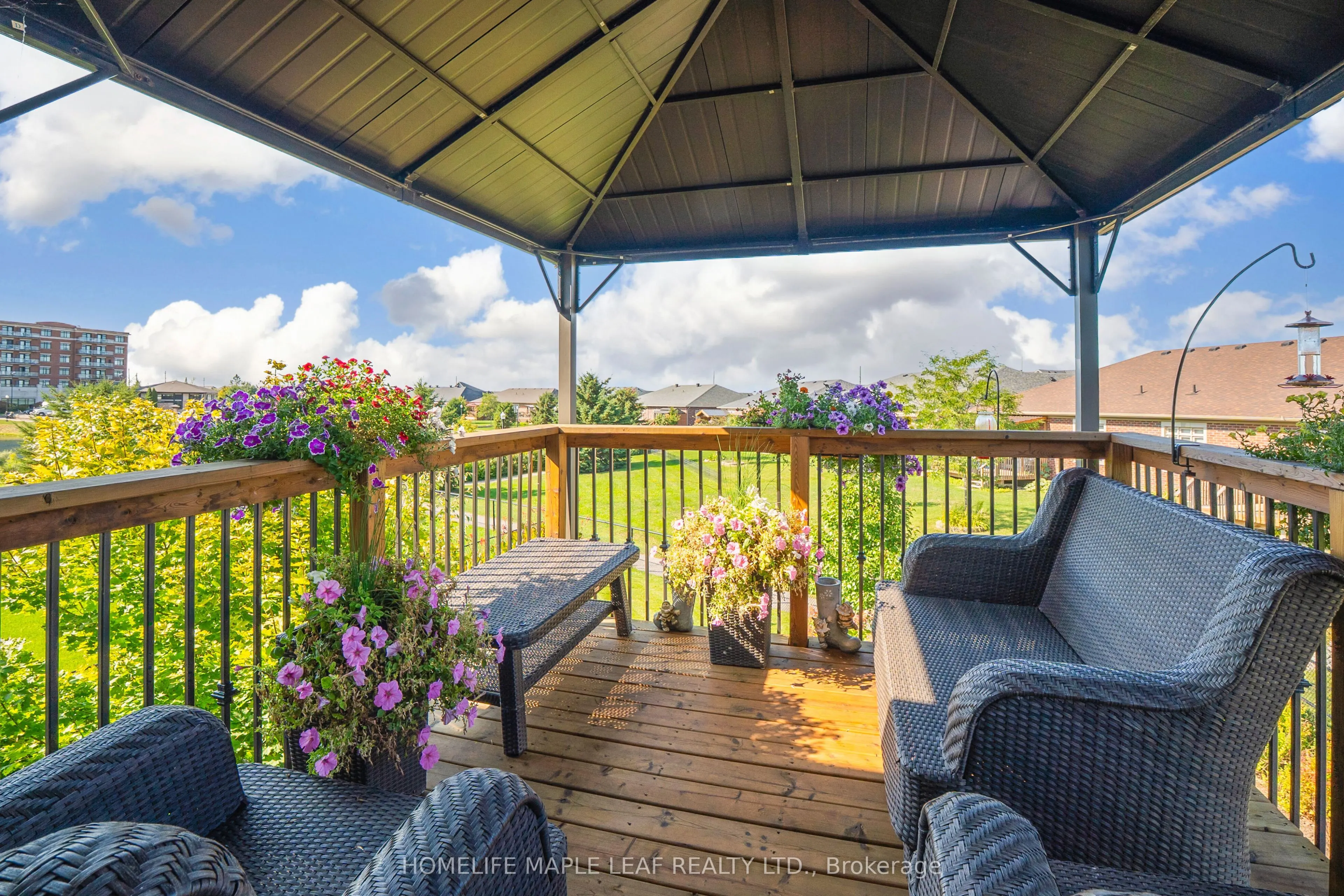 126 Kingsmere Crescent
