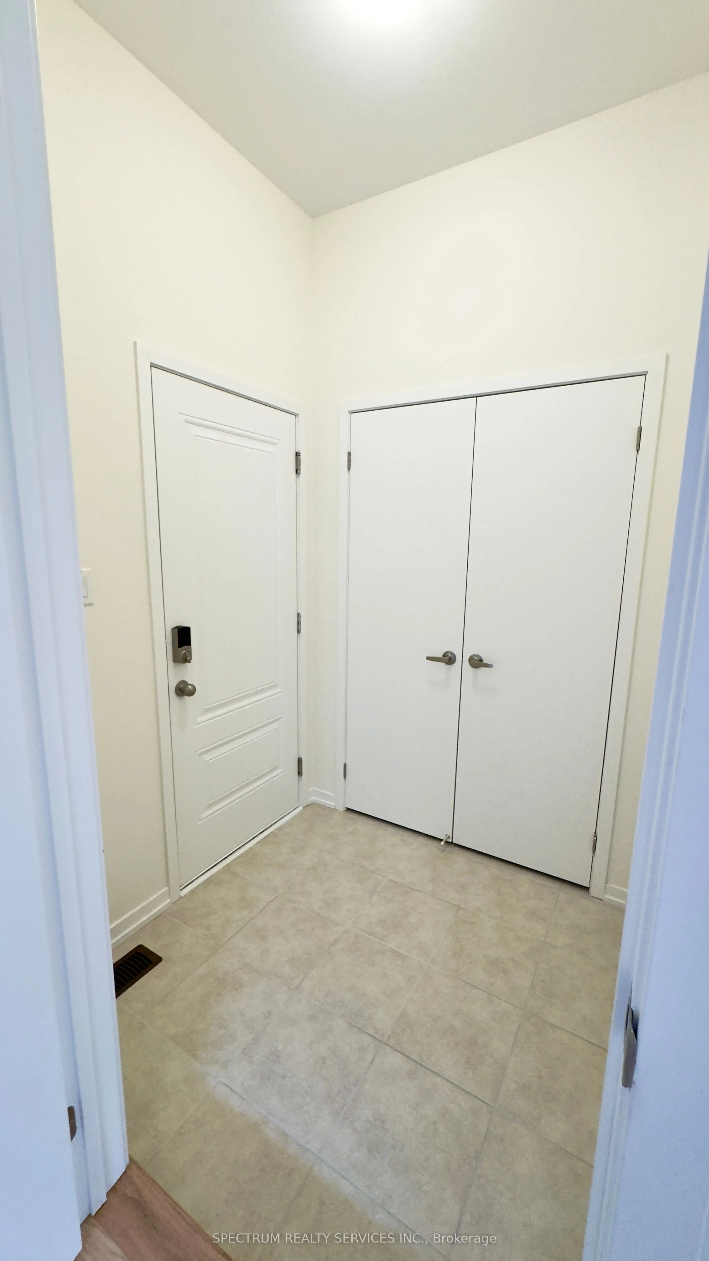 9 Rumi Court, #BLock 37 Unit 7