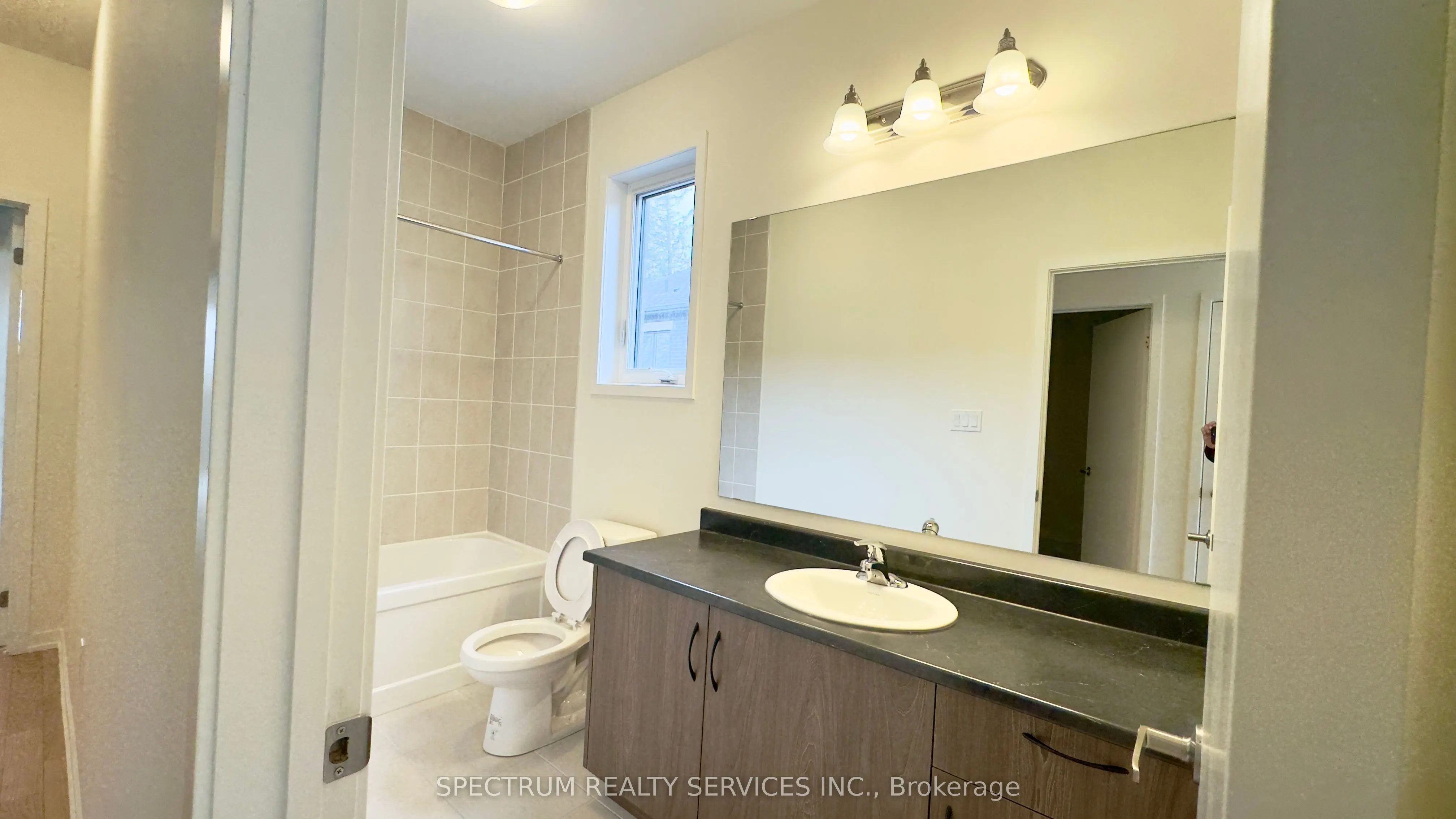 9 Rumi Court, #BLock 37 Unit 7