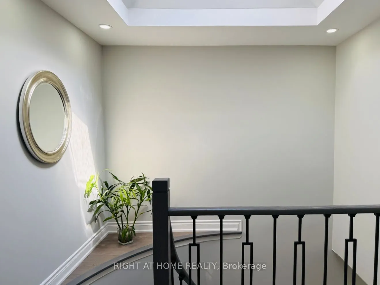 96 Irenemount Crescent