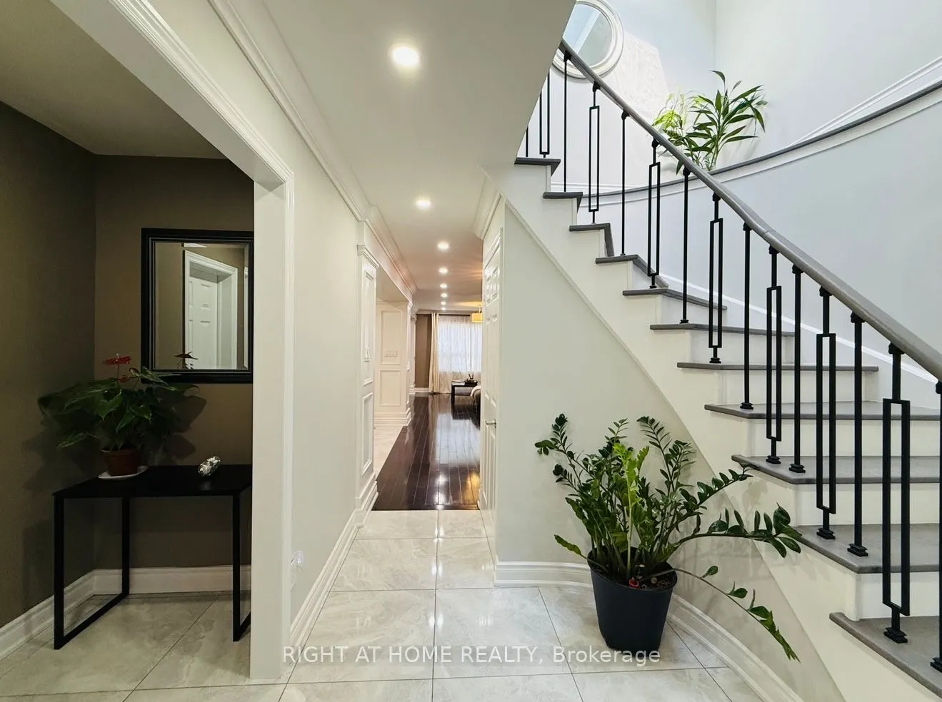 96 Irenemount Crescent
