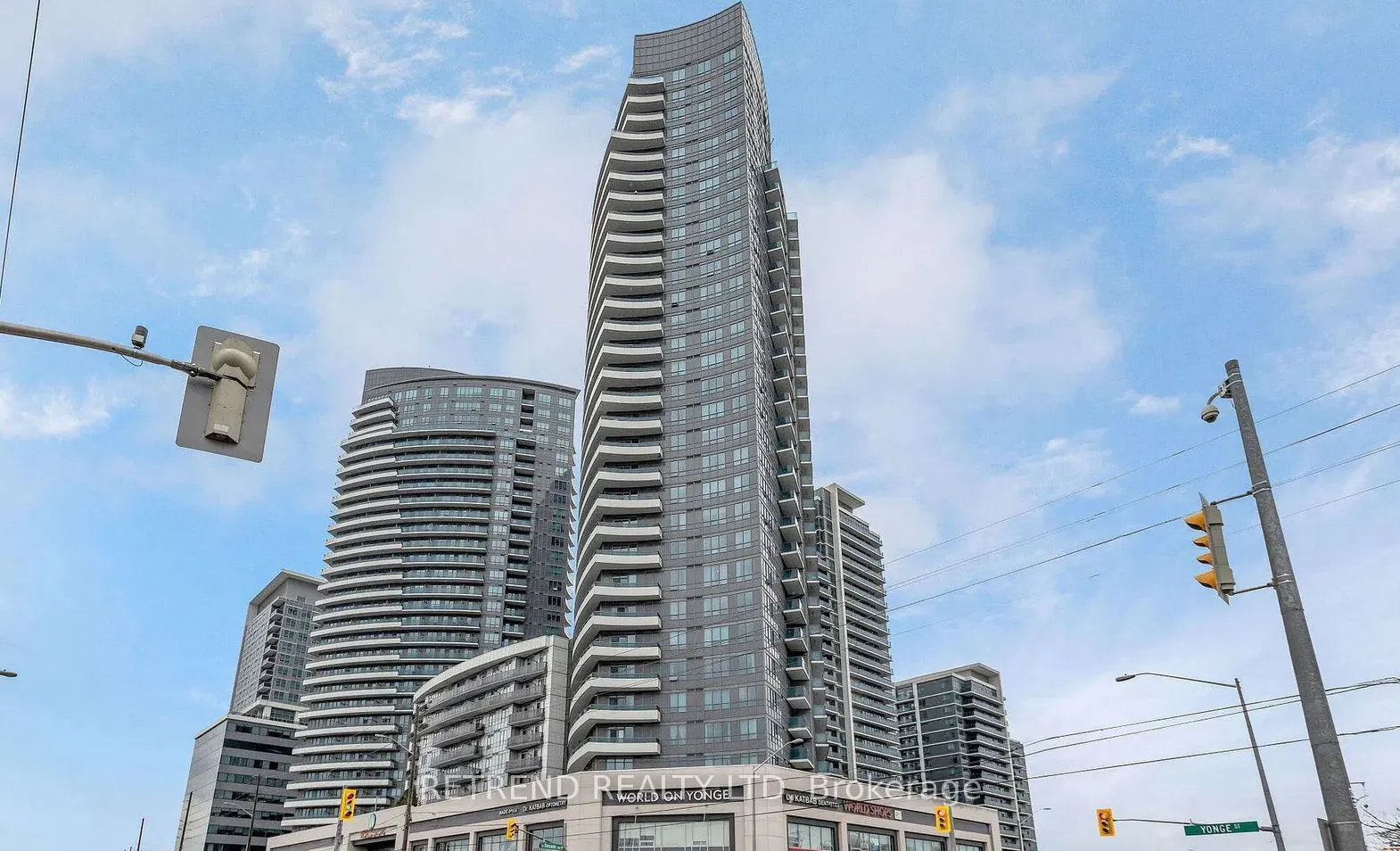 7181 Yonge Street, #211