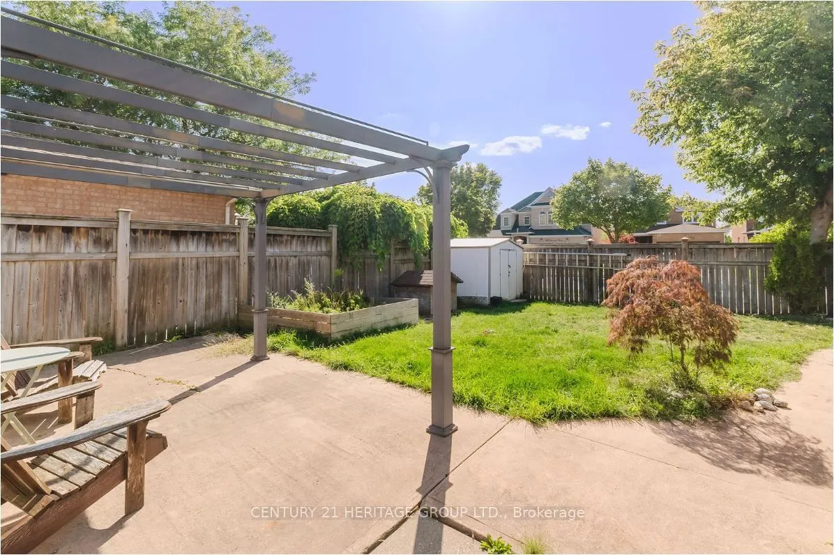 147 Pentland Crescent