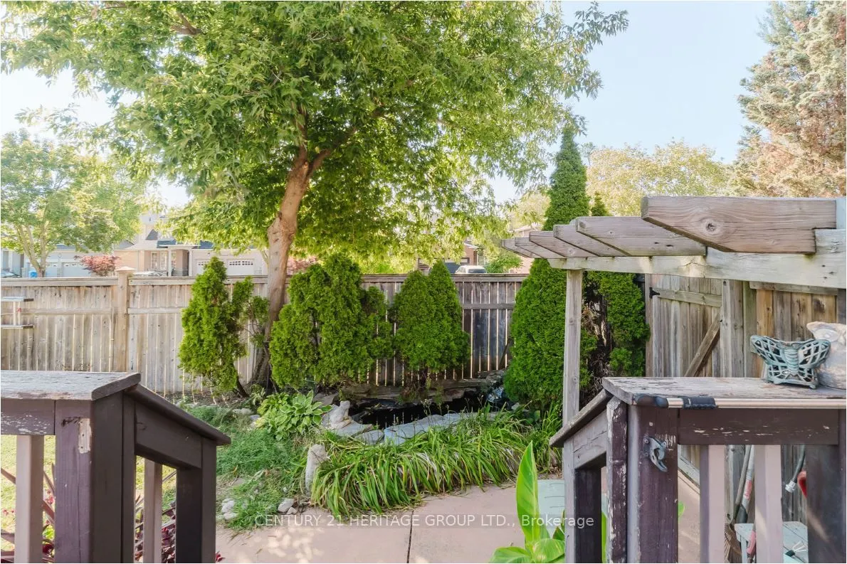 147 Pentland Crescent