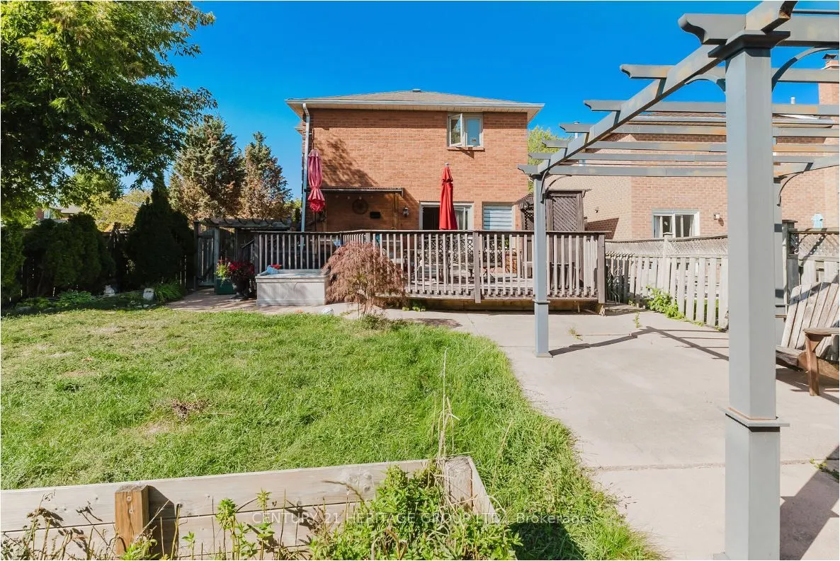 147 Pentland Crescent