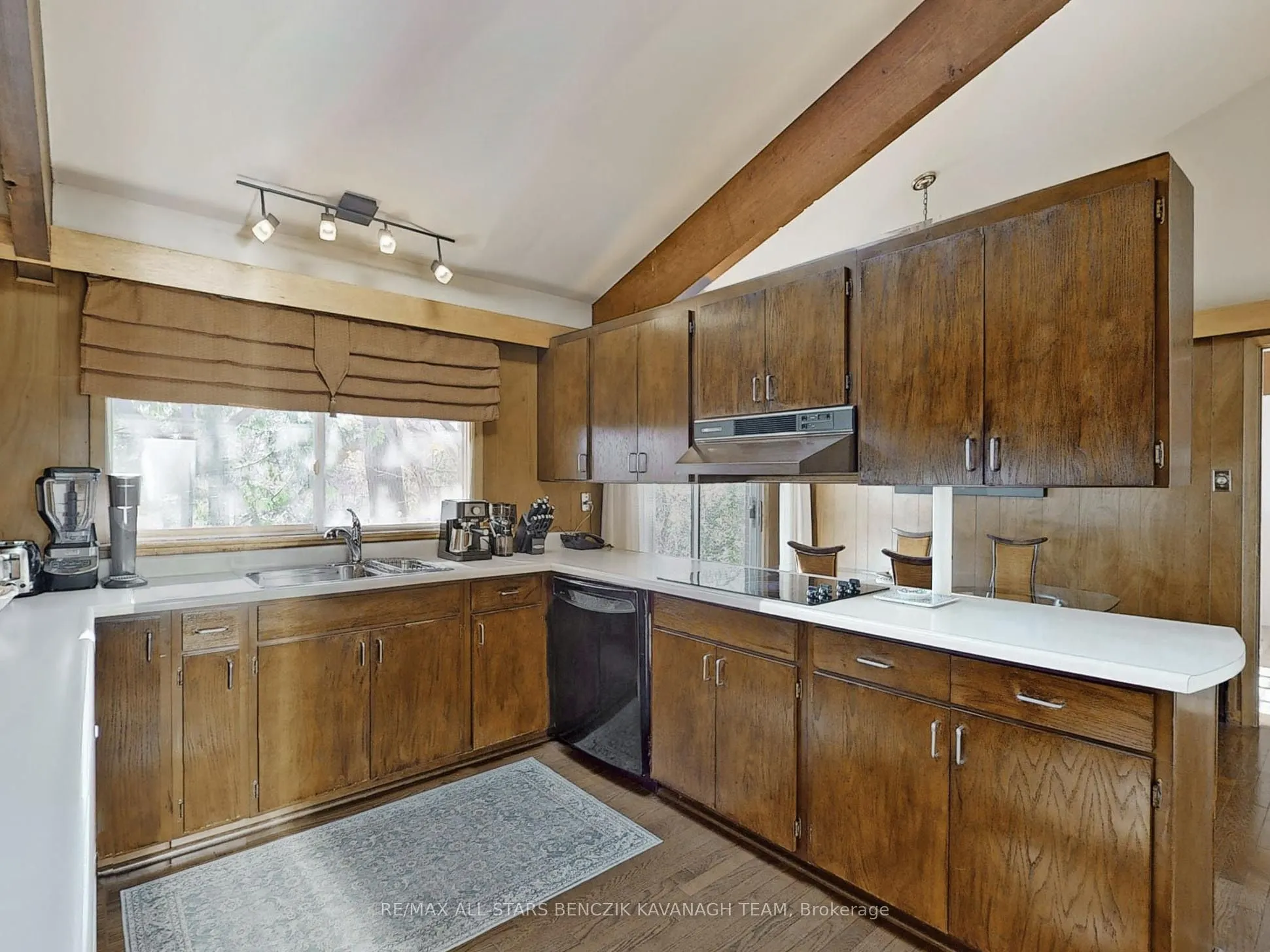 2 Savannah Crescent