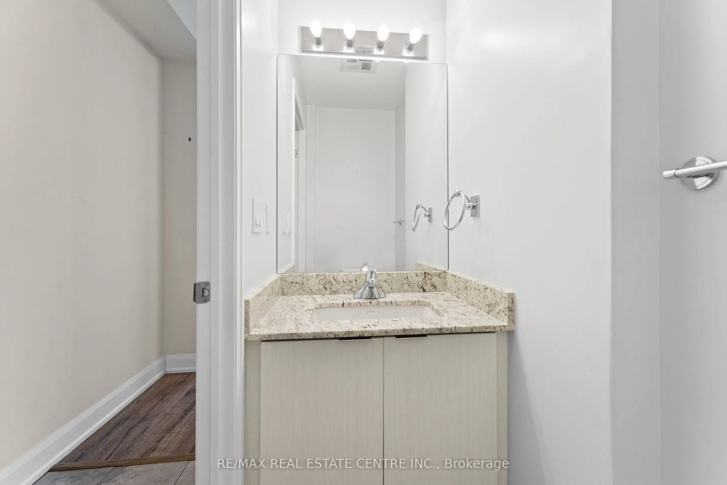 2910 Highway 7 Road W, #4