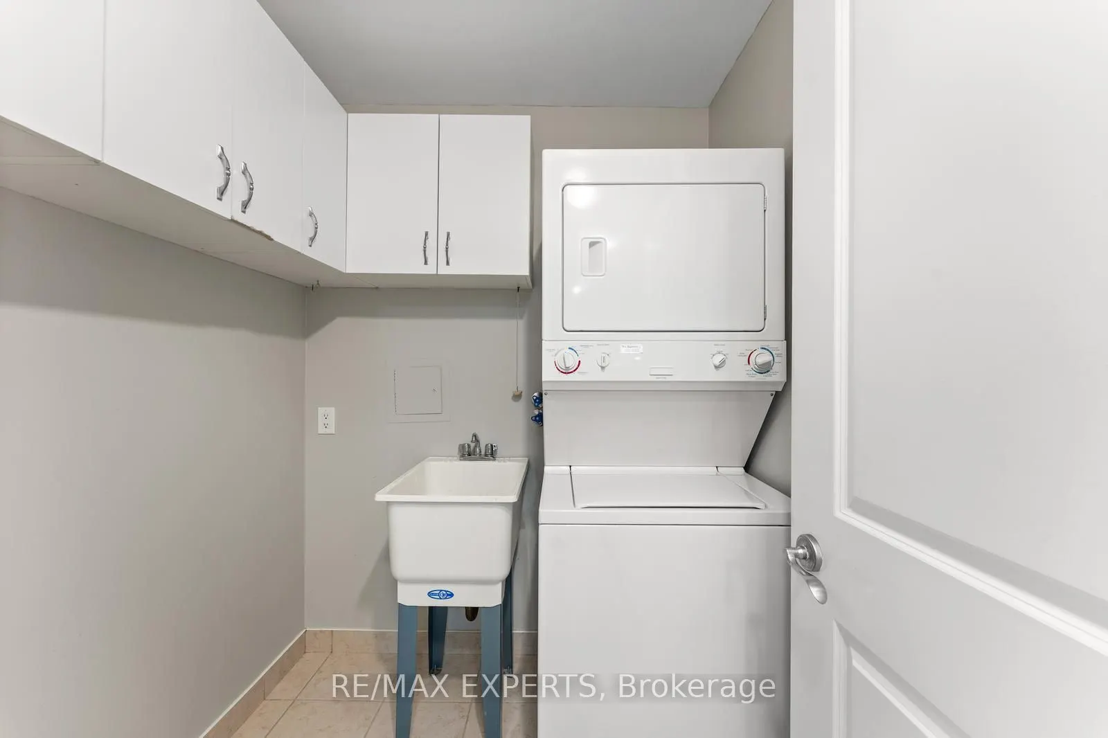 9519 Keele Street, #230