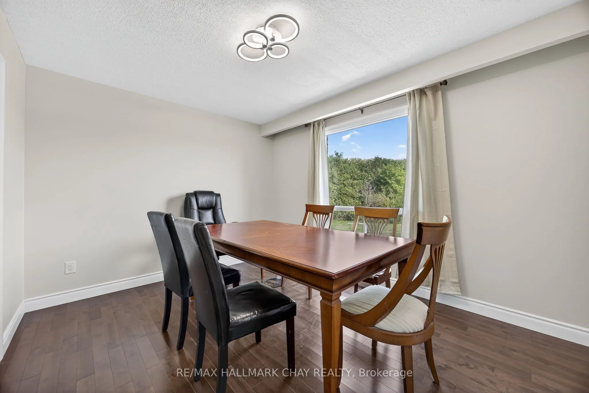 3 Simon Drive