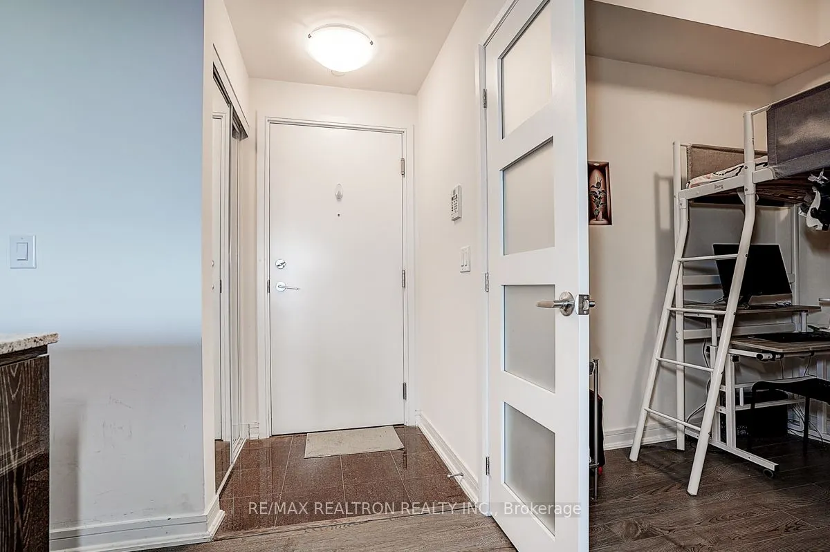 9205 Yonge Street, #1407