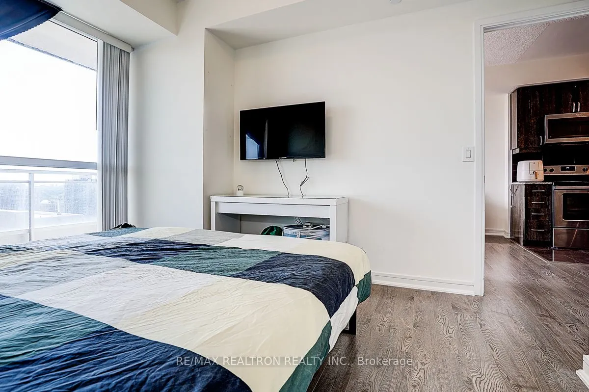 9205 Yonge Street, #1407