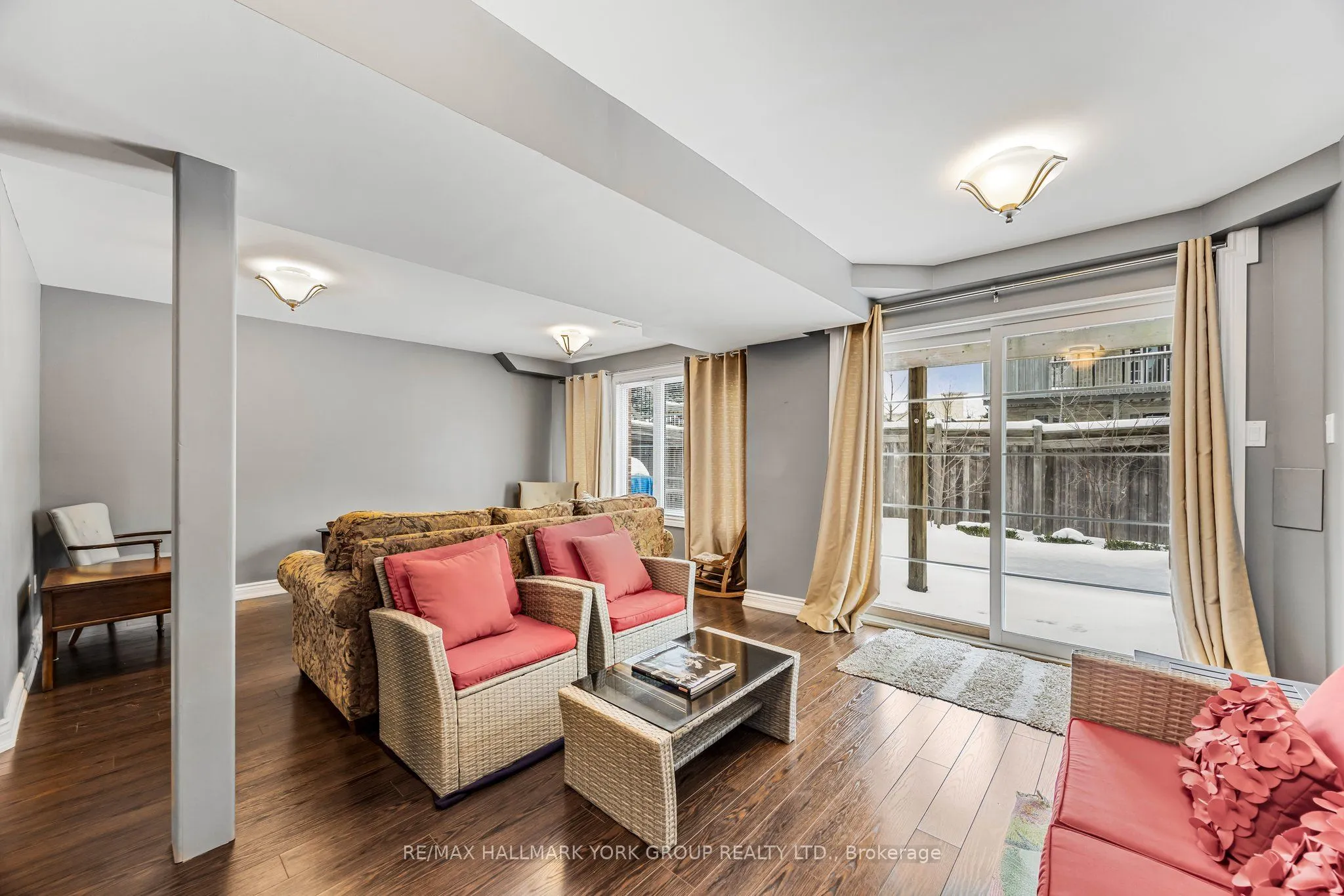 484 Worthington Avenue, #8