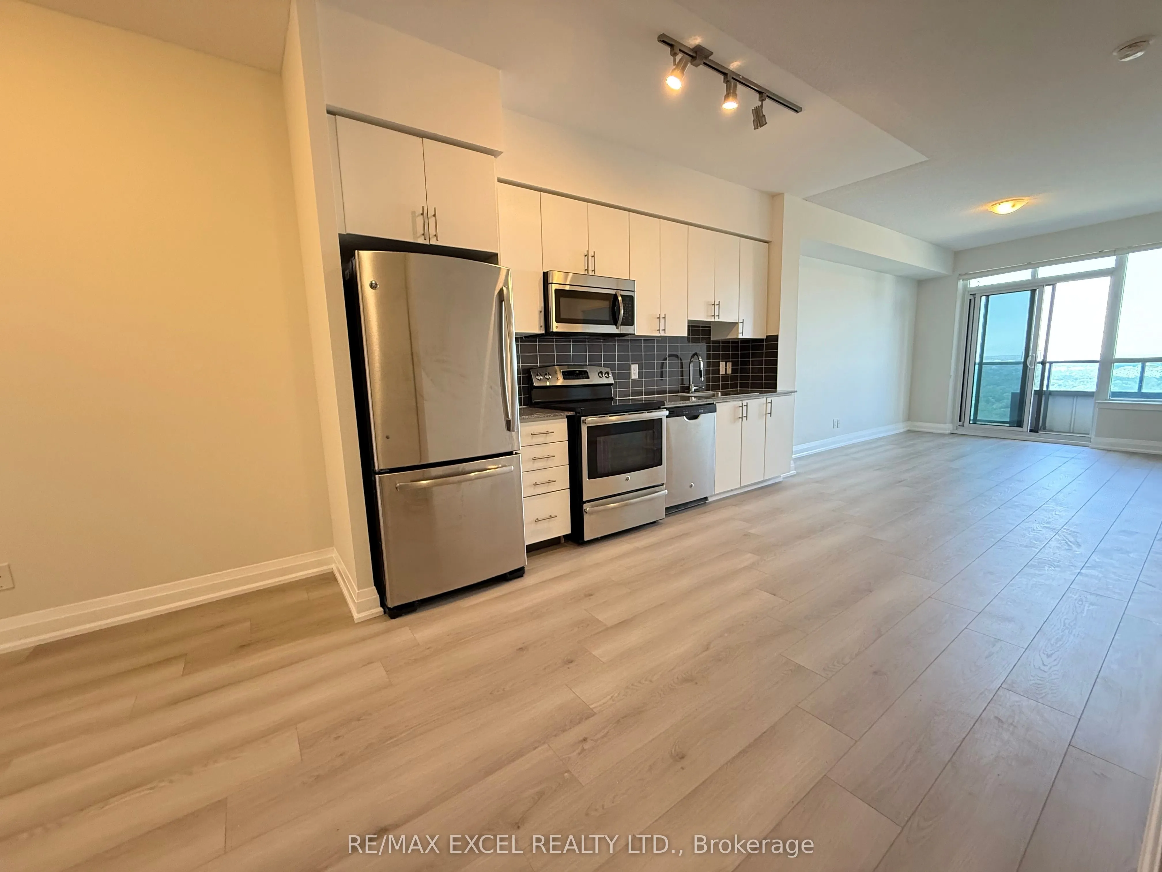 7171 Yonge Street, #2602