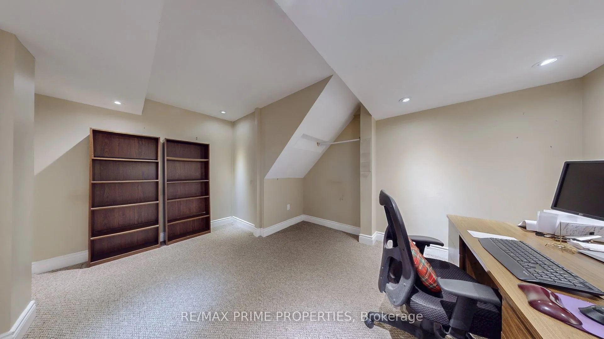 17 Raintree Crescent