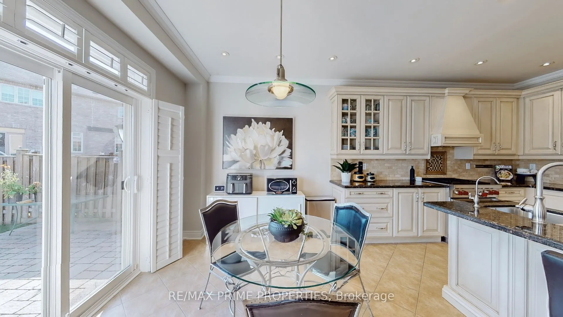 17 Raintree Crescent