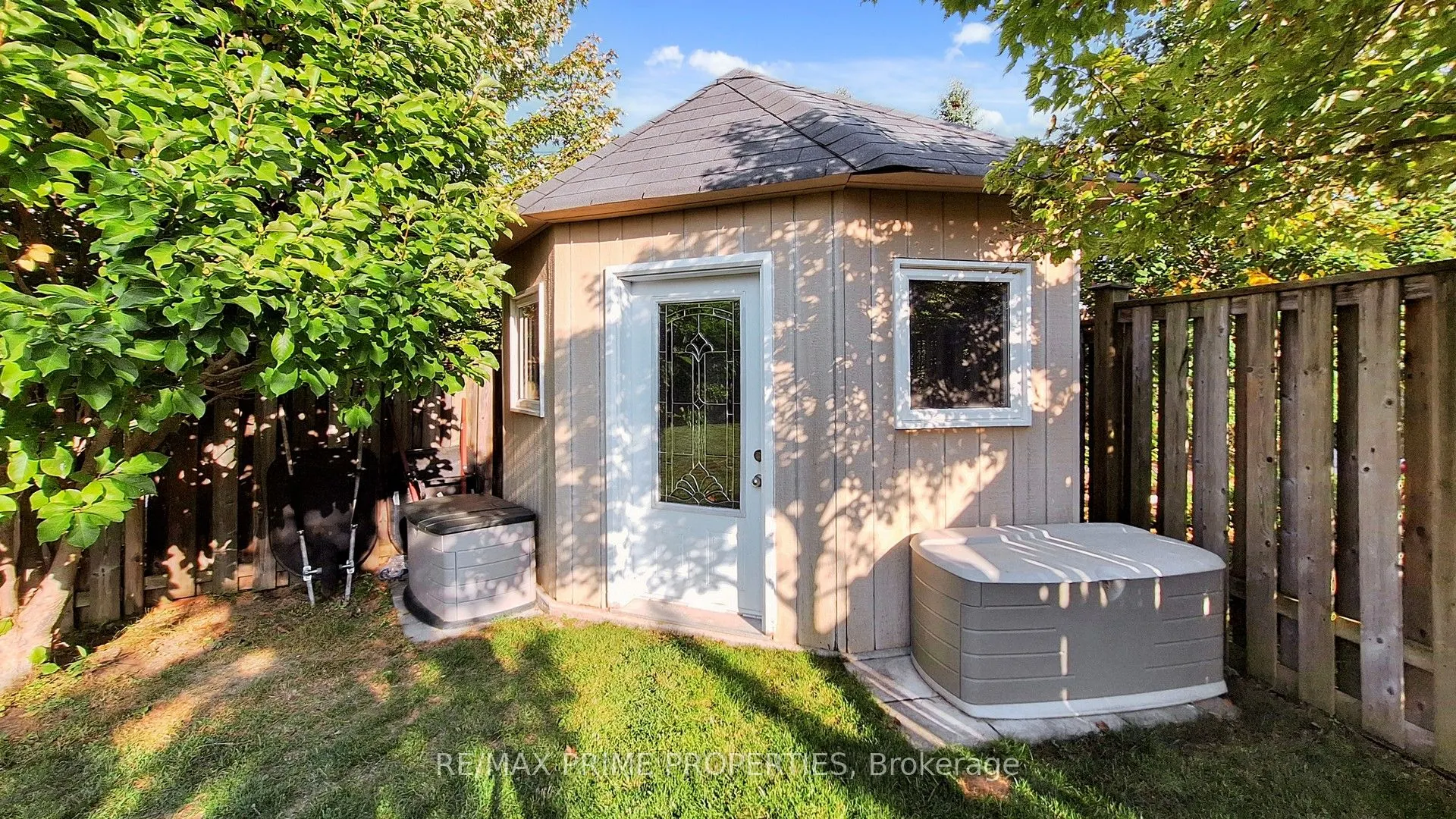 17 Raintree Crescent