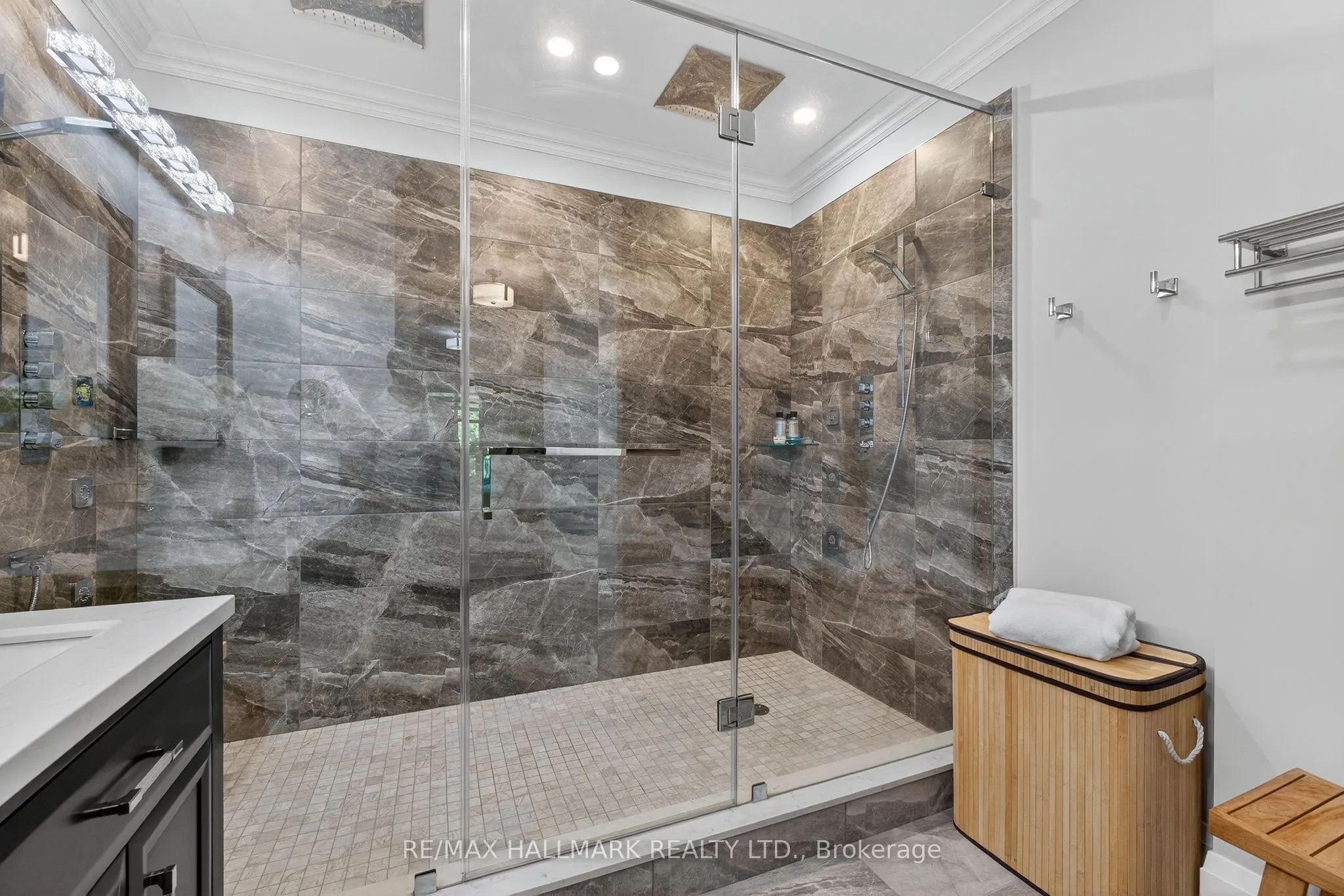 9909 Pine Valley Drive, #203