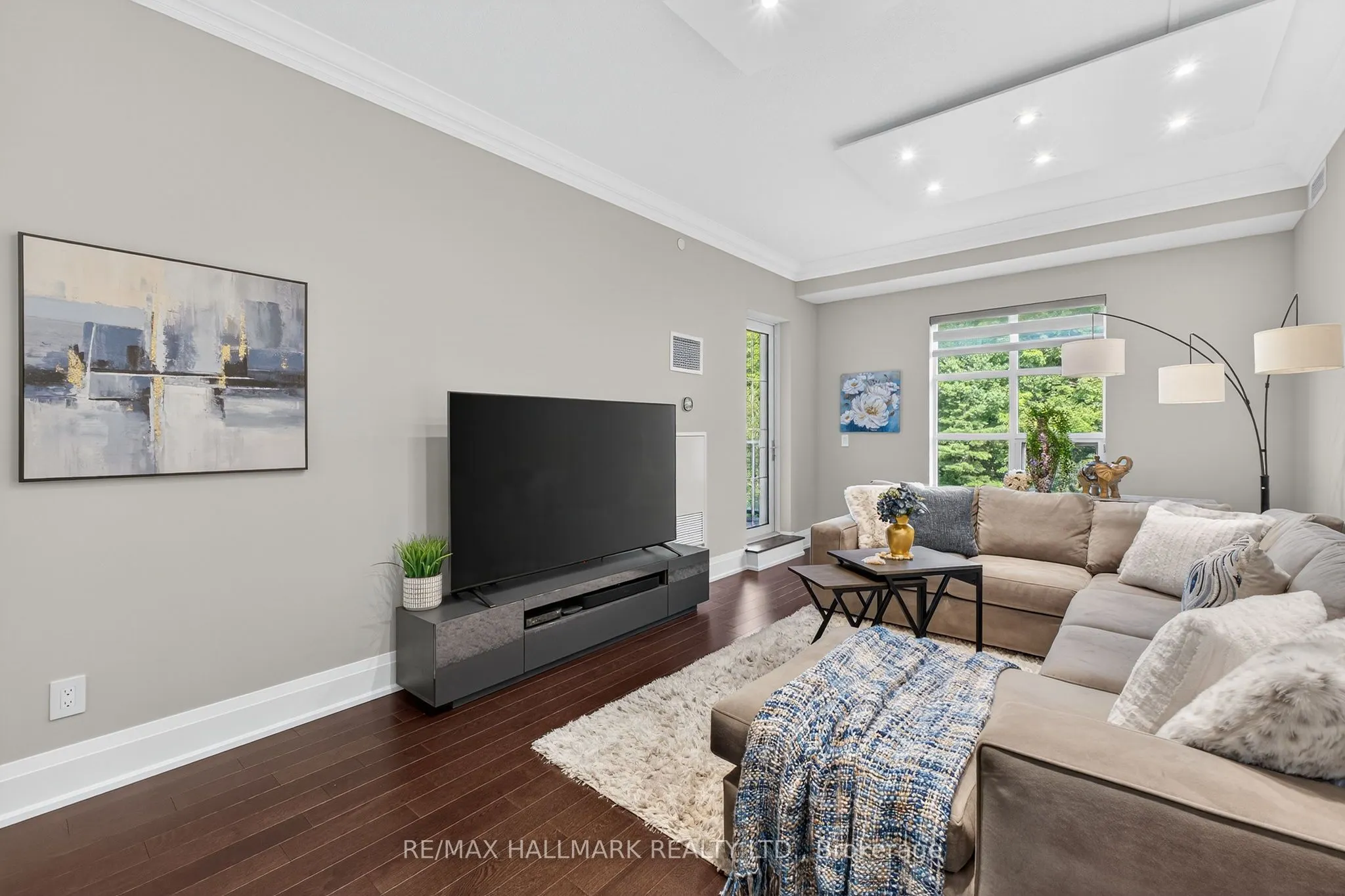 9909 Pine Valley Drive, #203