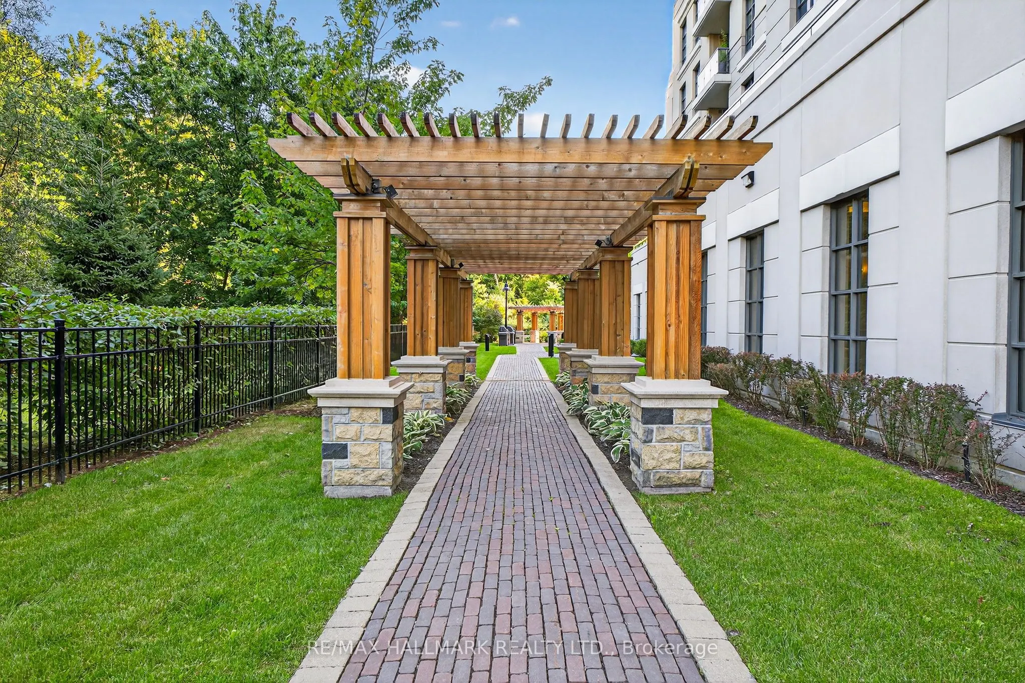 9909 Pine Valley Drive, #203