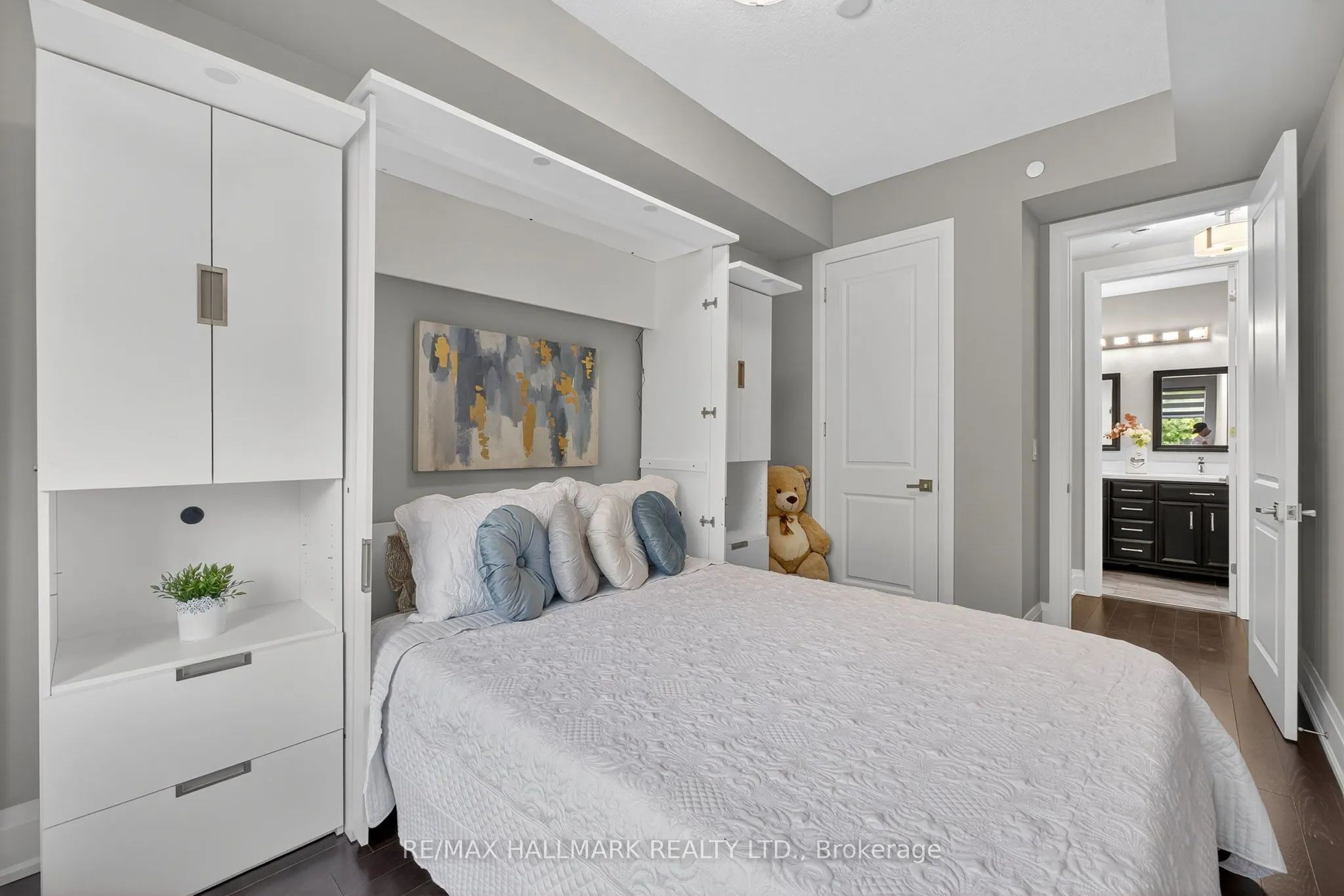 9909 Pine Valley Drive, #203