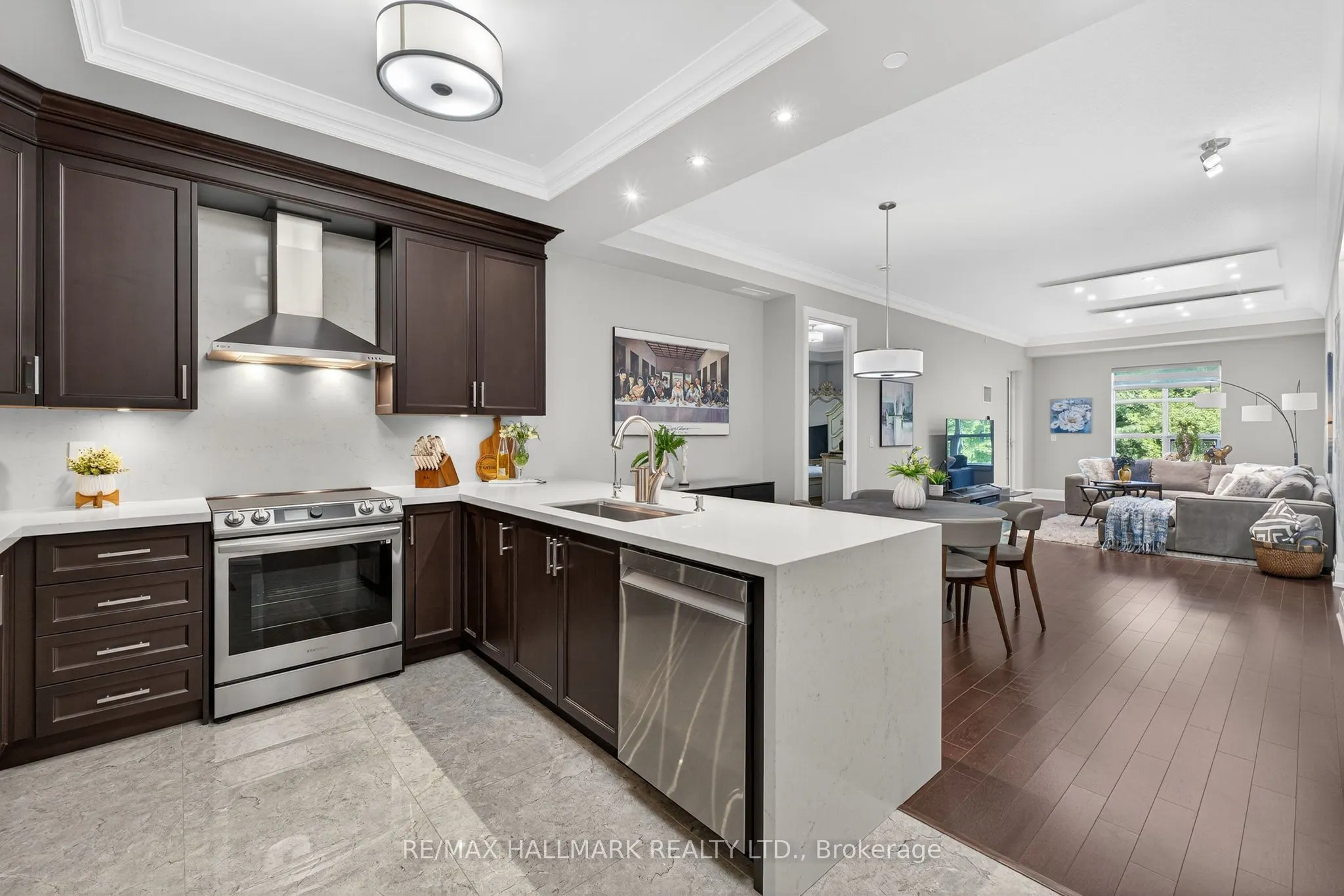 9909 Pine Valley Drive, #203