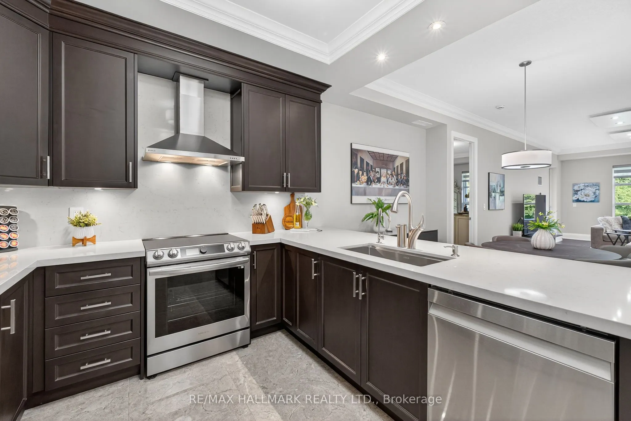 9909 Pine Valley Drive, #203