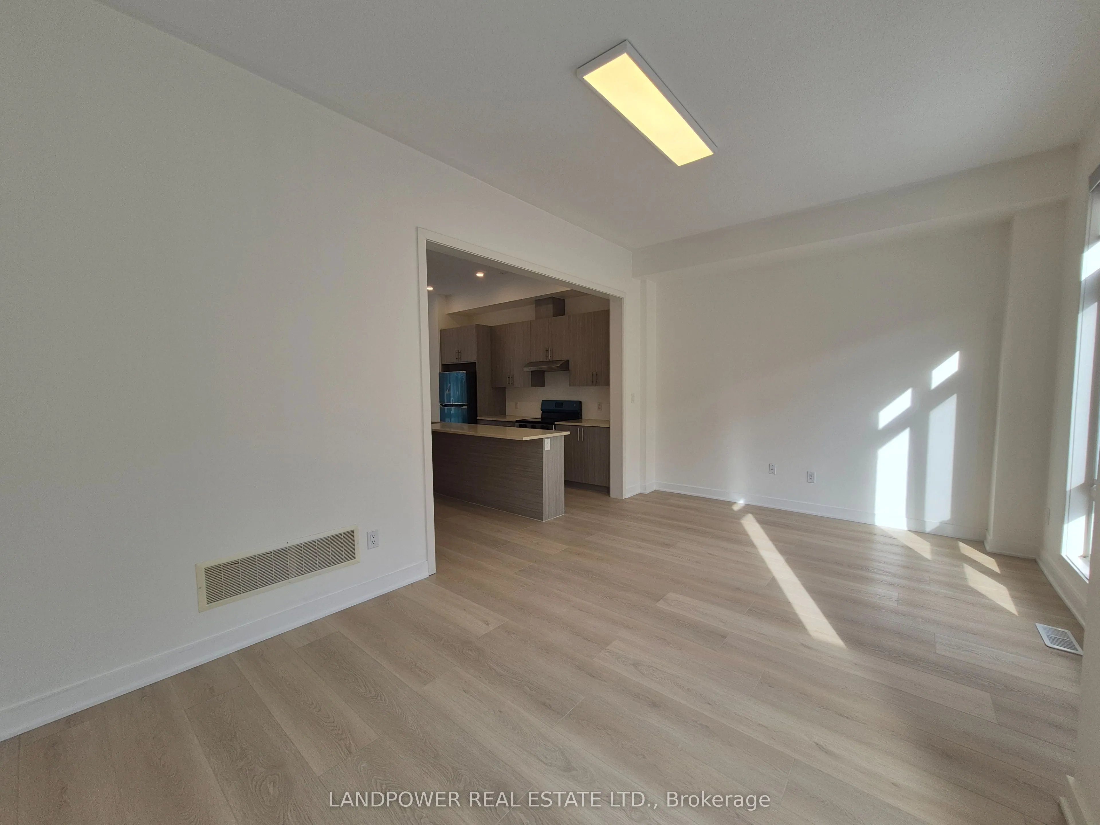 6 Gerussi Street
