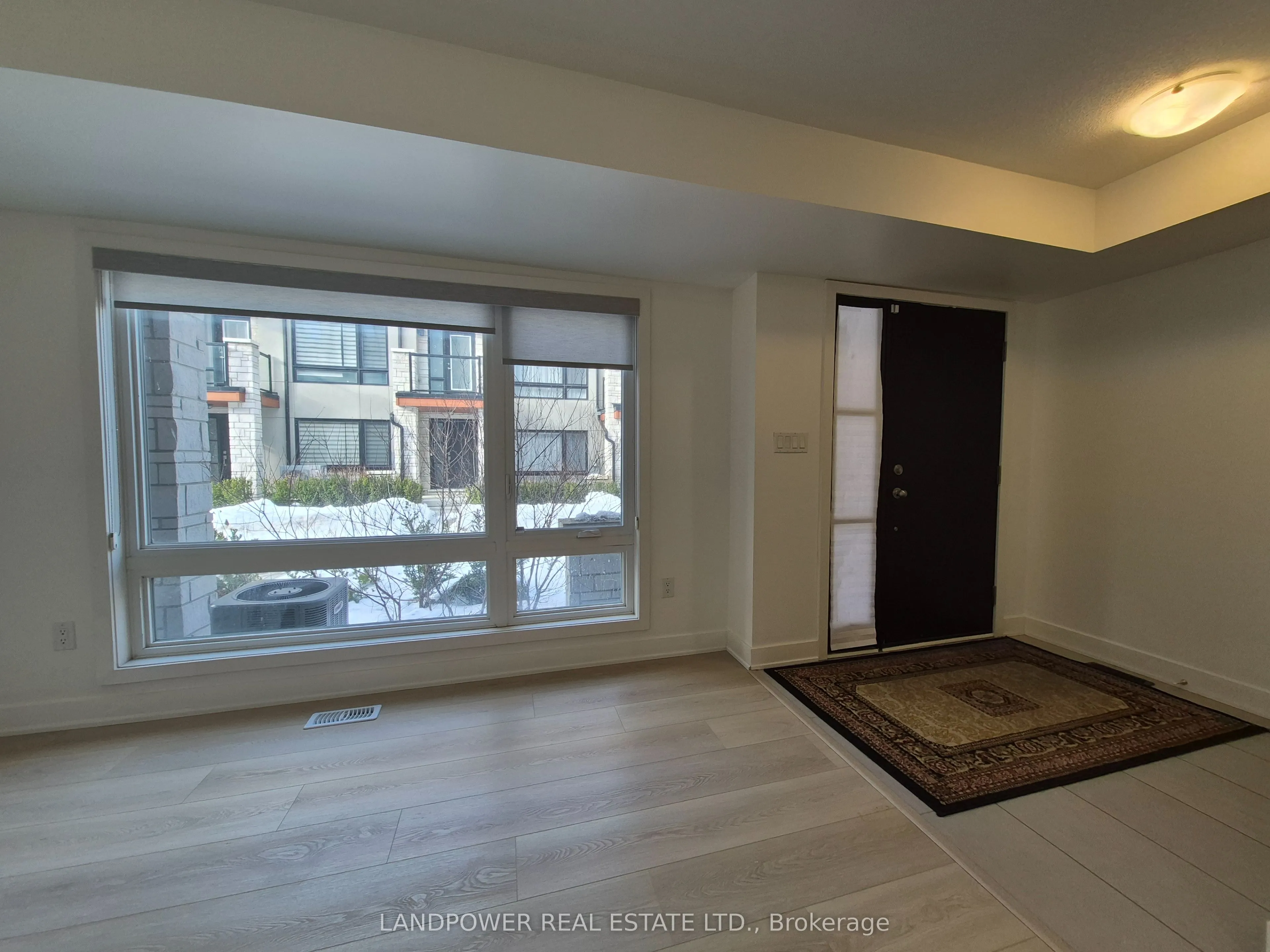 6 Gerussi Street