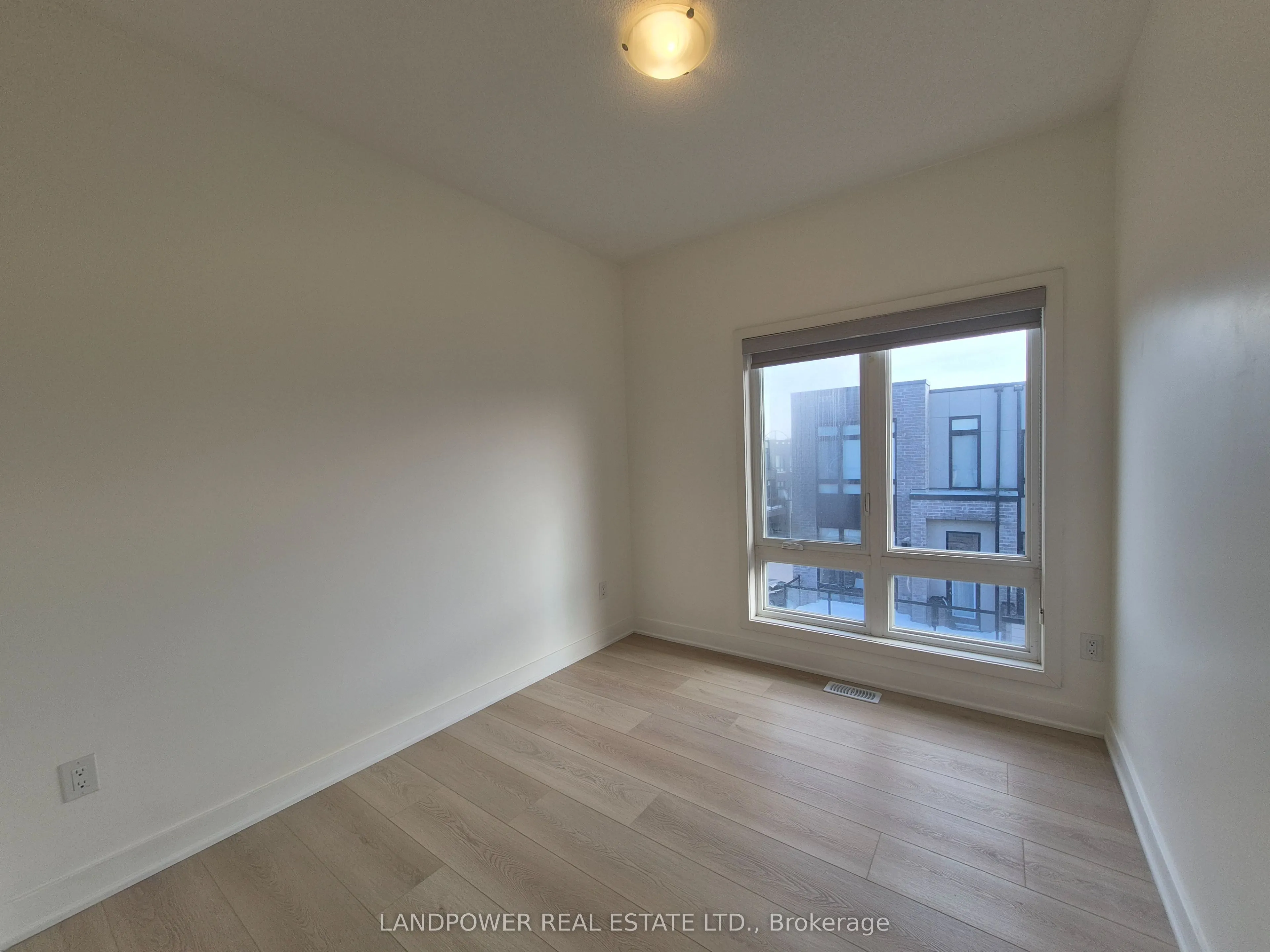 6 Gerussi Street