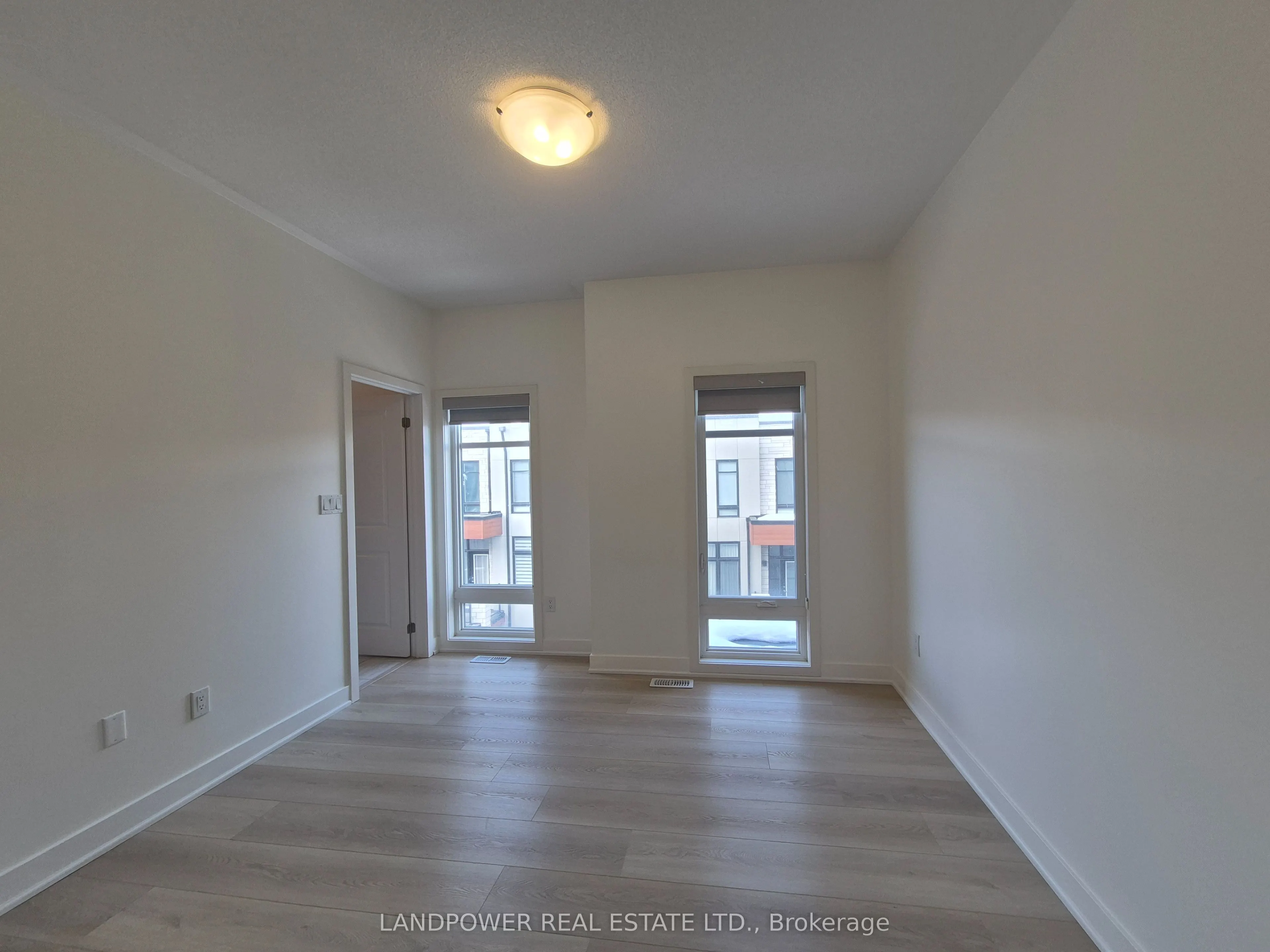 6 Gerussi Street