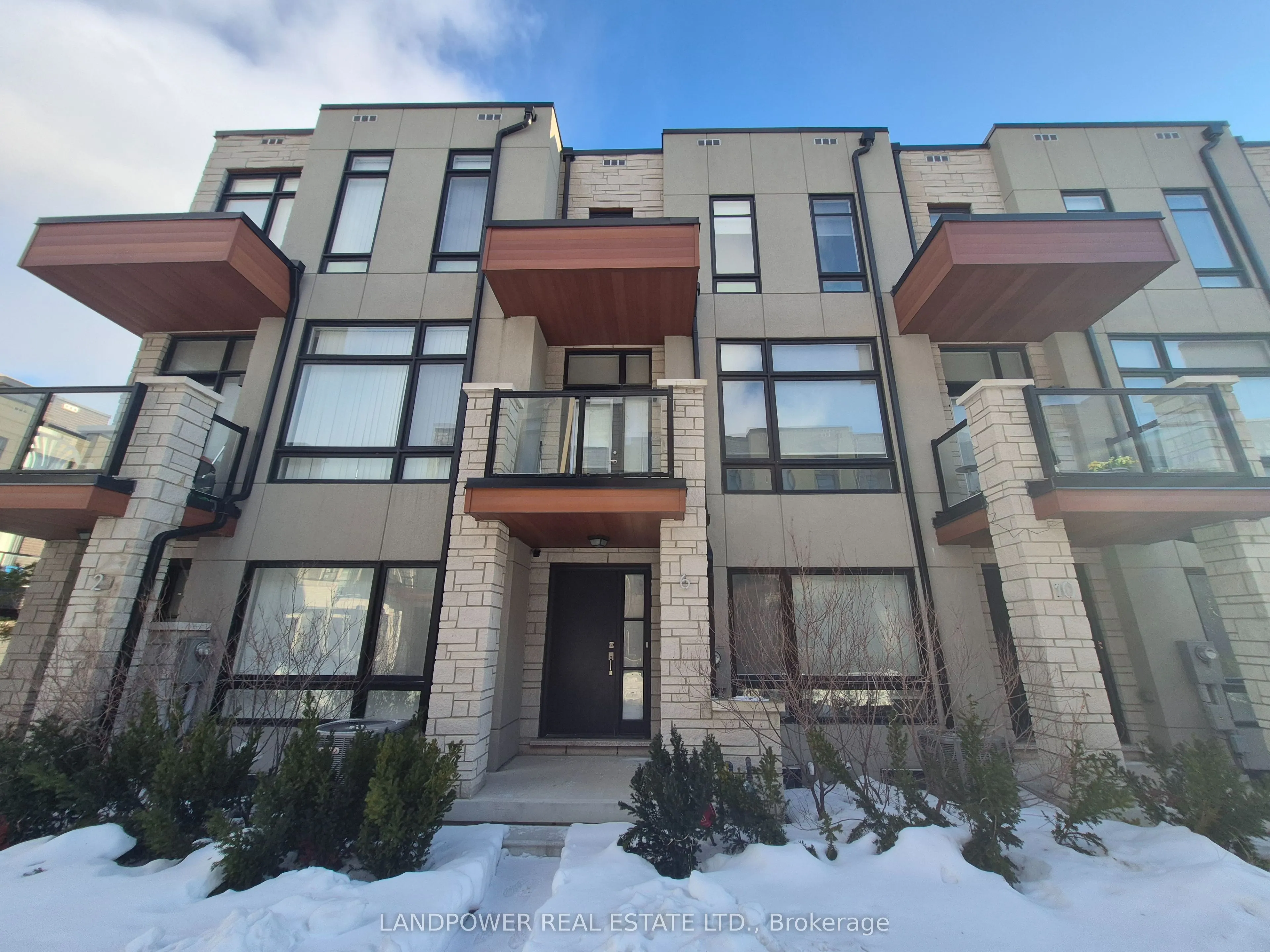 6 Gerussi Street