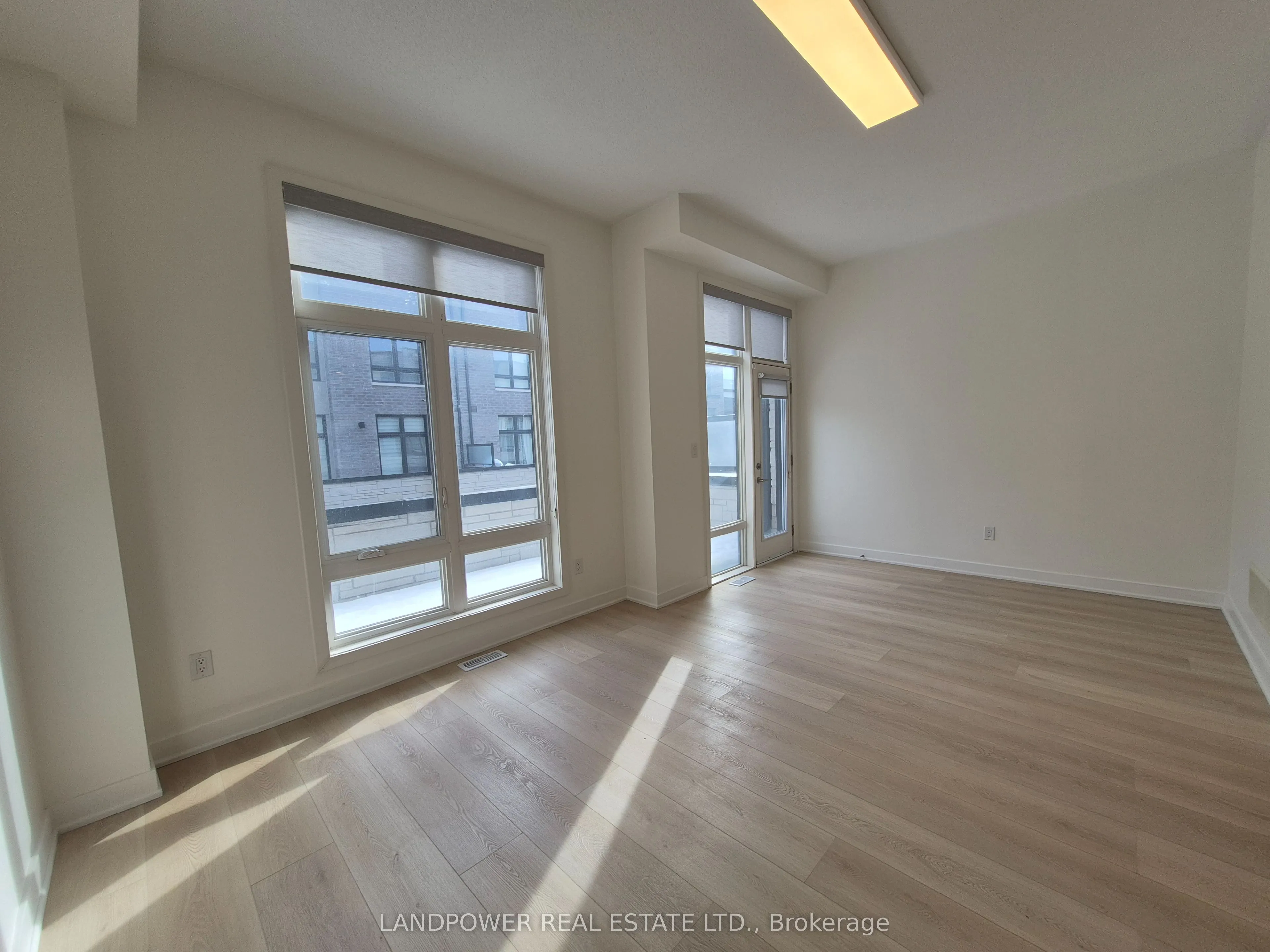 6 Gerussi Street