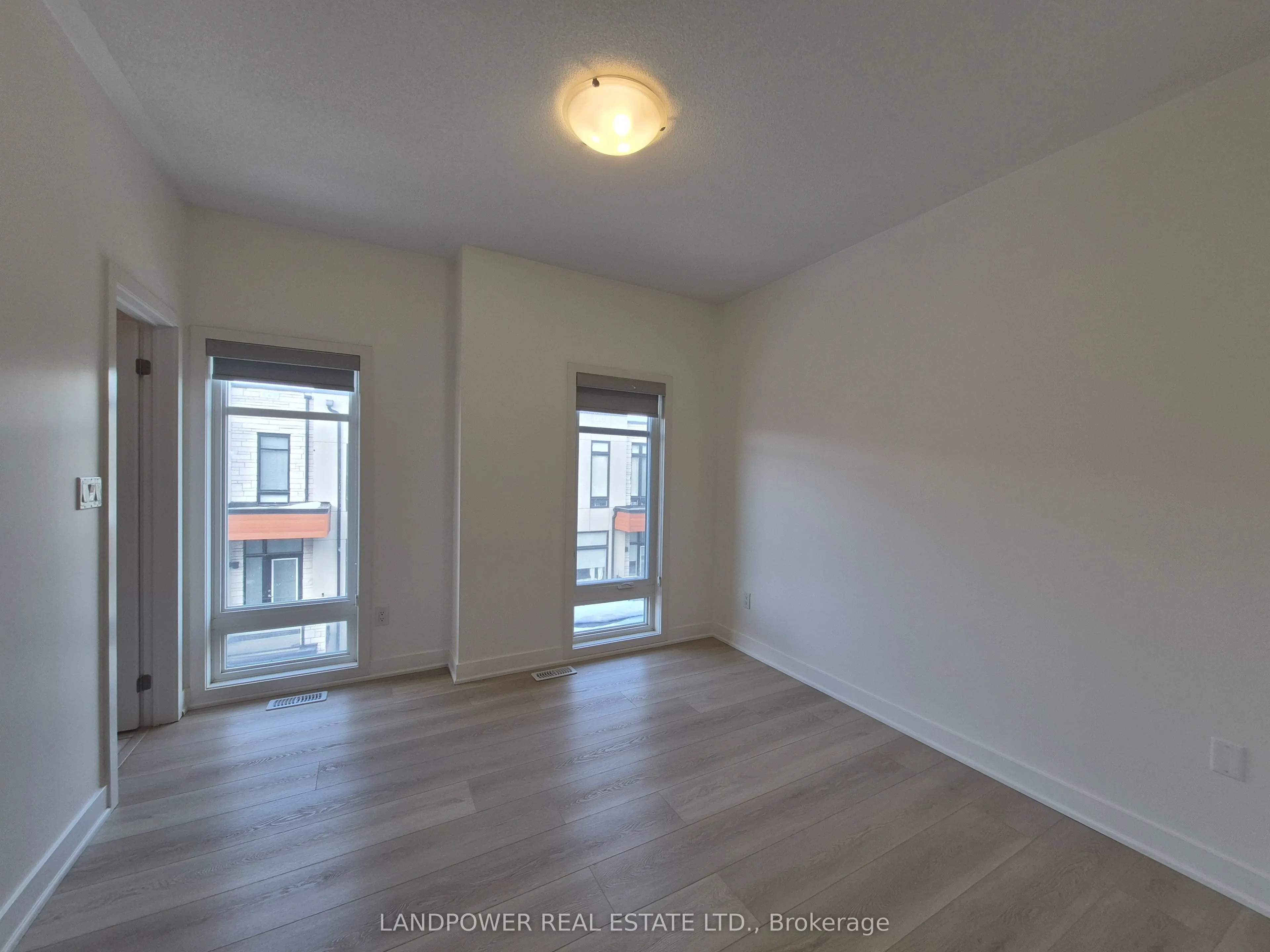 6 Gerussi Street