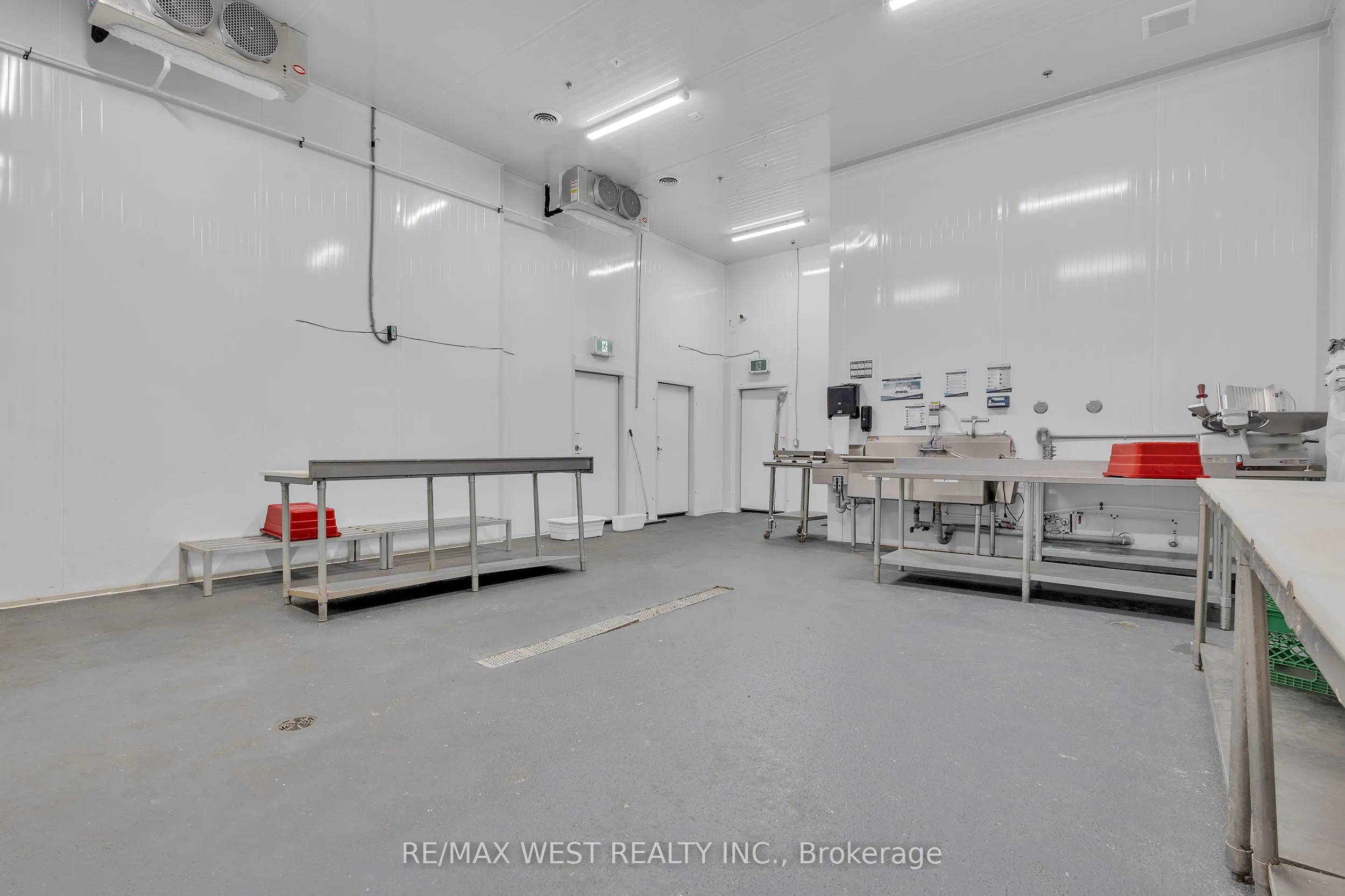 418 Hanlan Road, #17&18