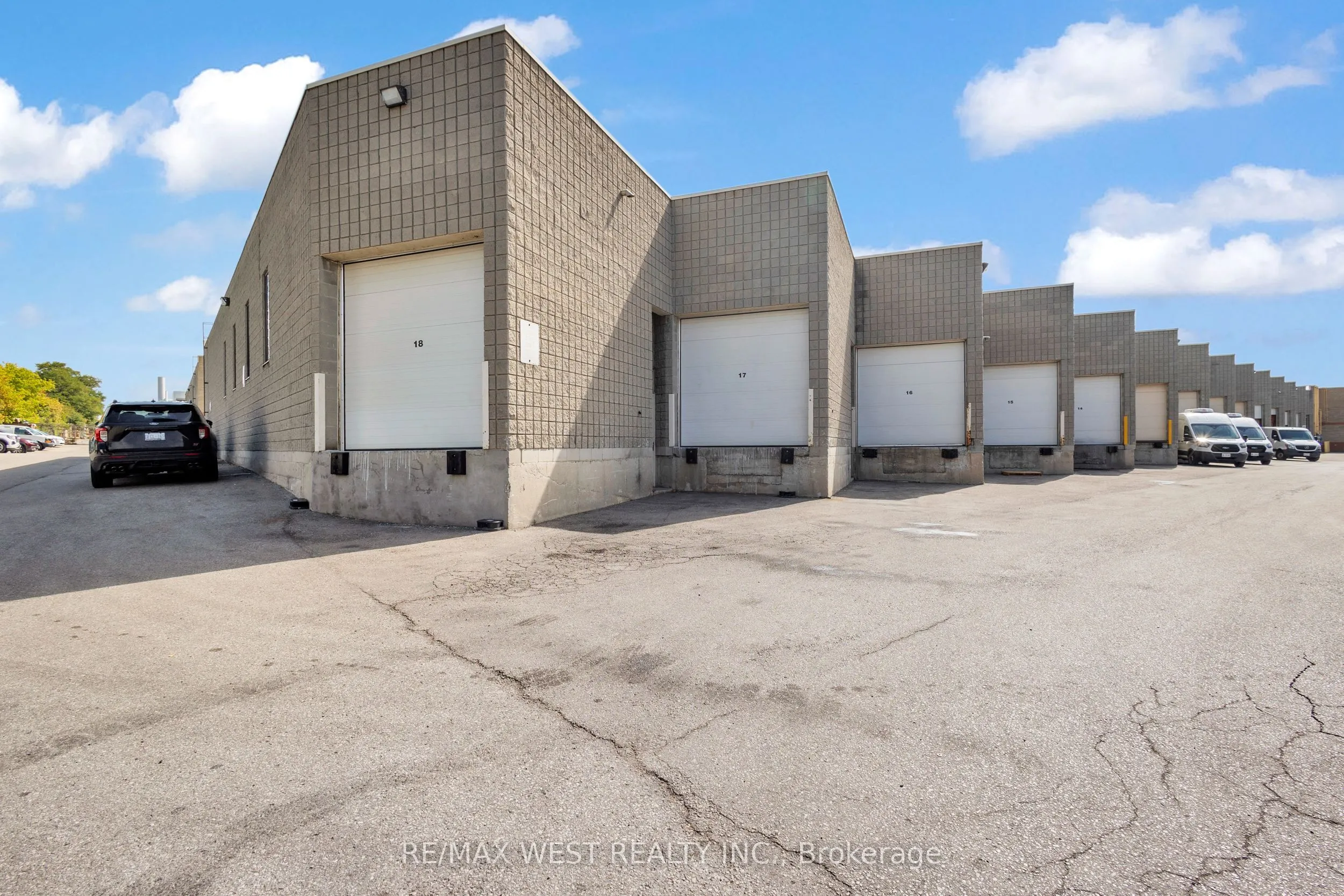 418 Hanlan Road, #17&18