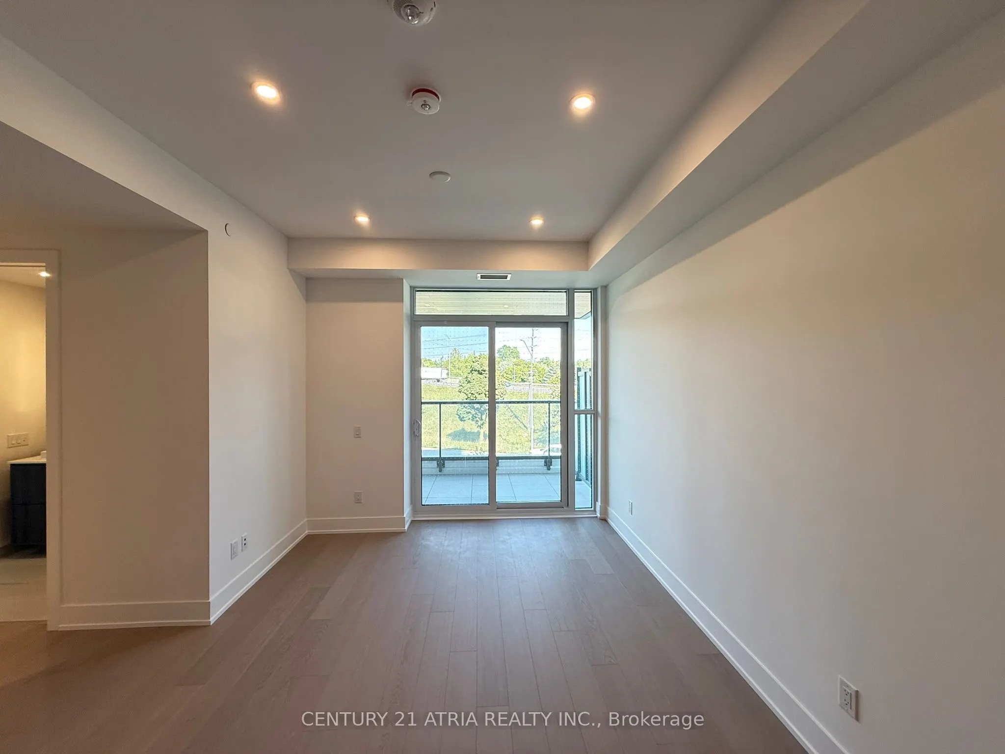 397 Royal Orchard Boulevard, #302