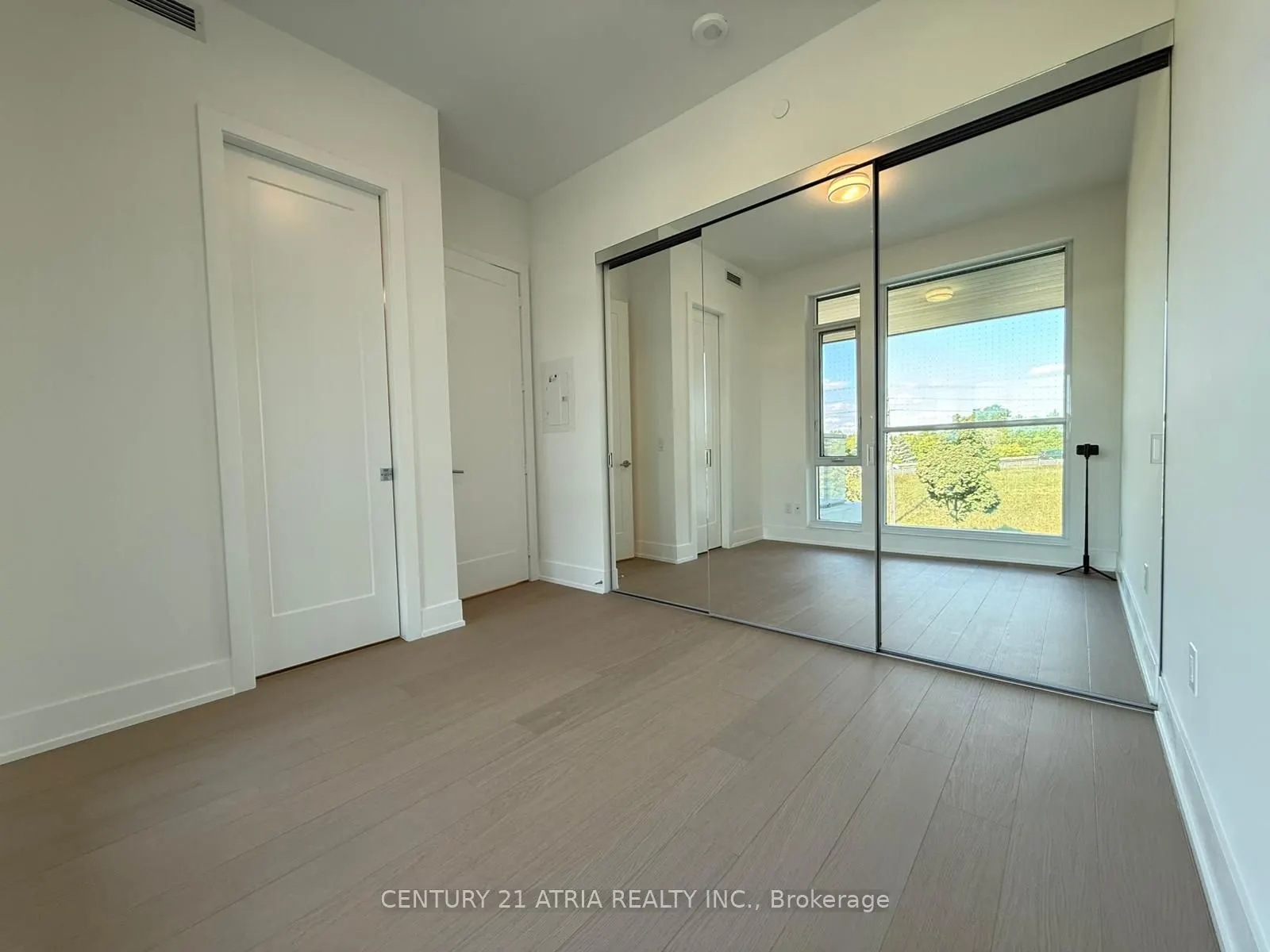 397 Royal Orchard Boulevard, #302