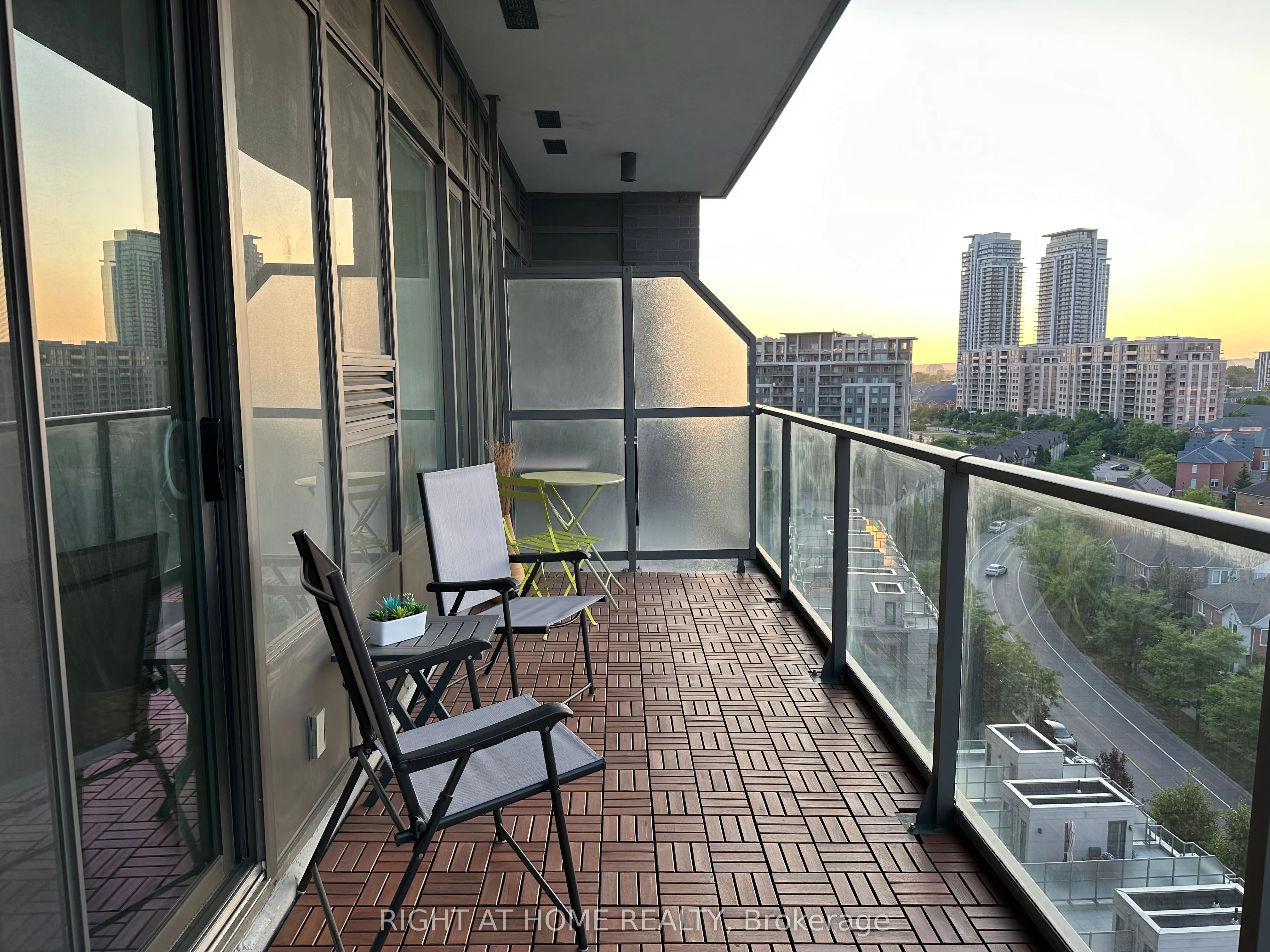 325 South Park Road, #1202