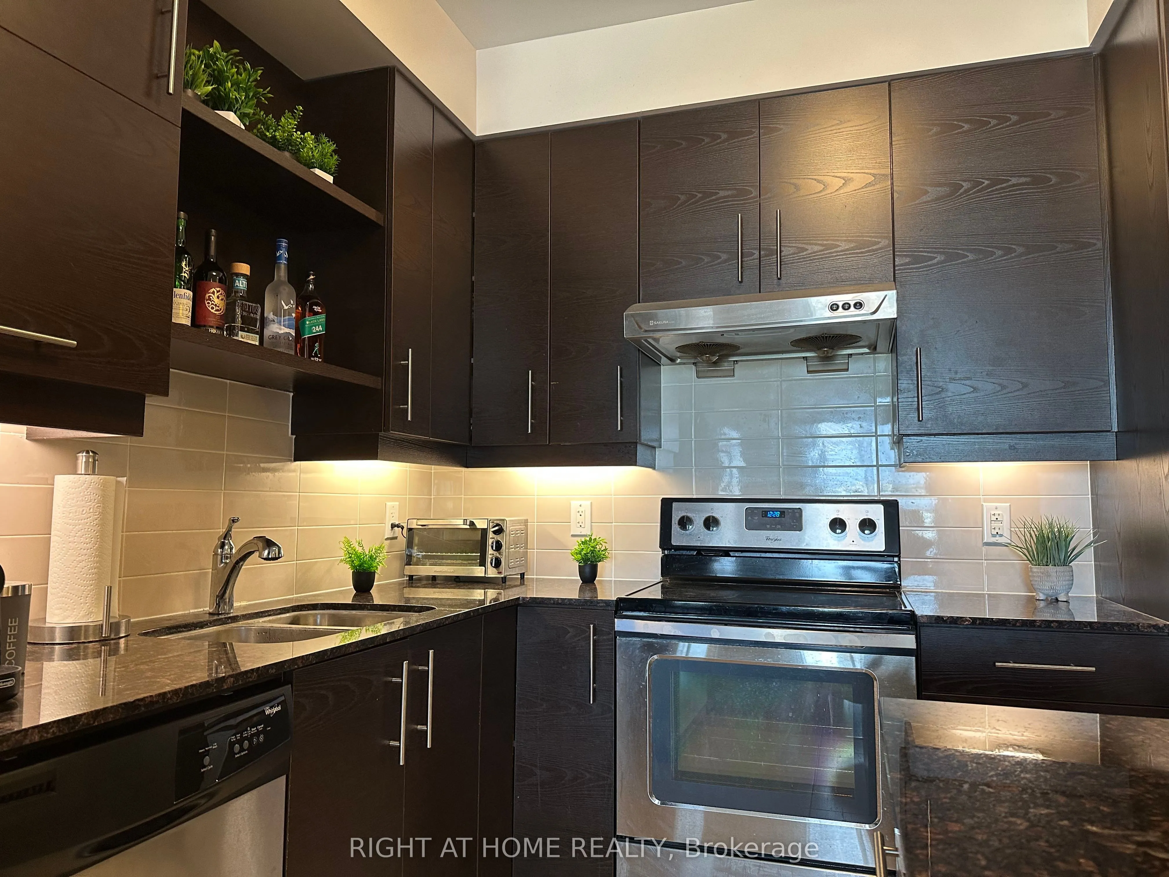 325 South Park Road, #1202