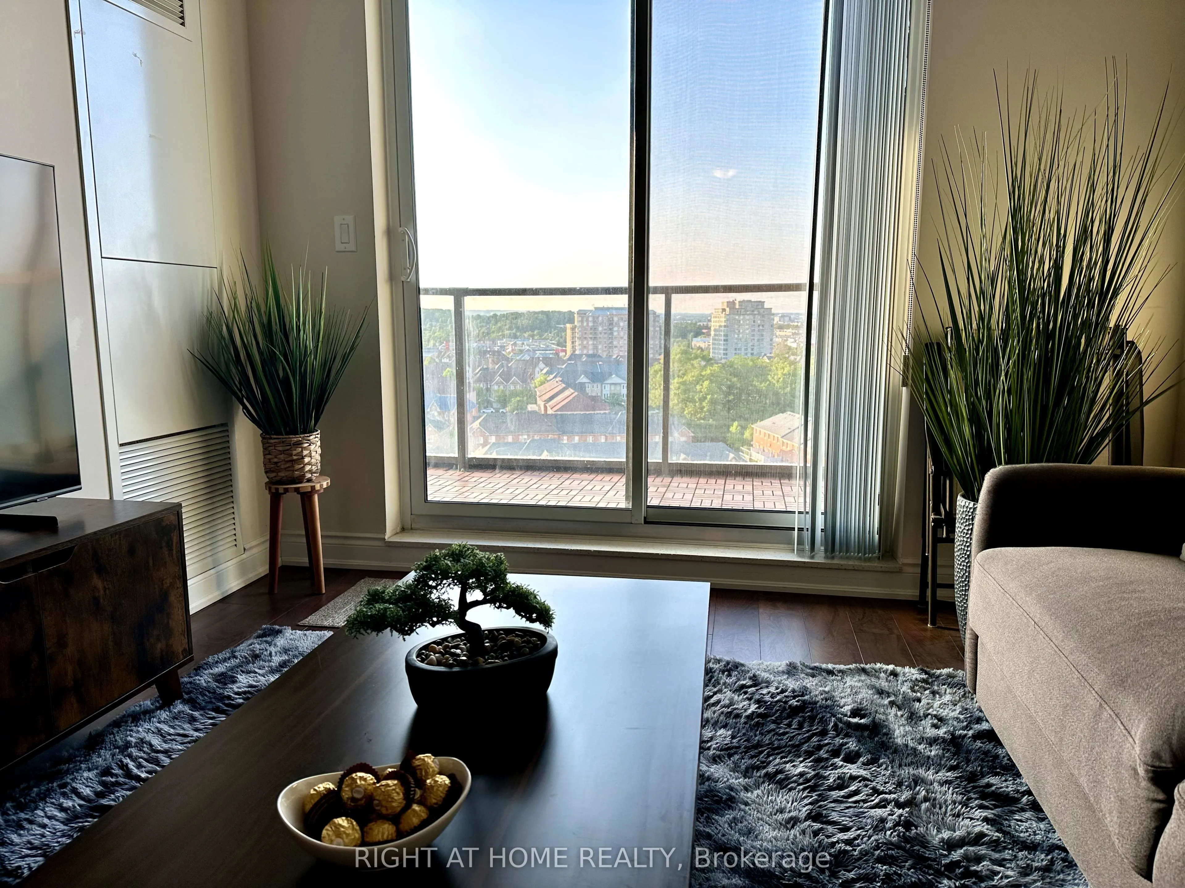 325 South Park Road, #1202
