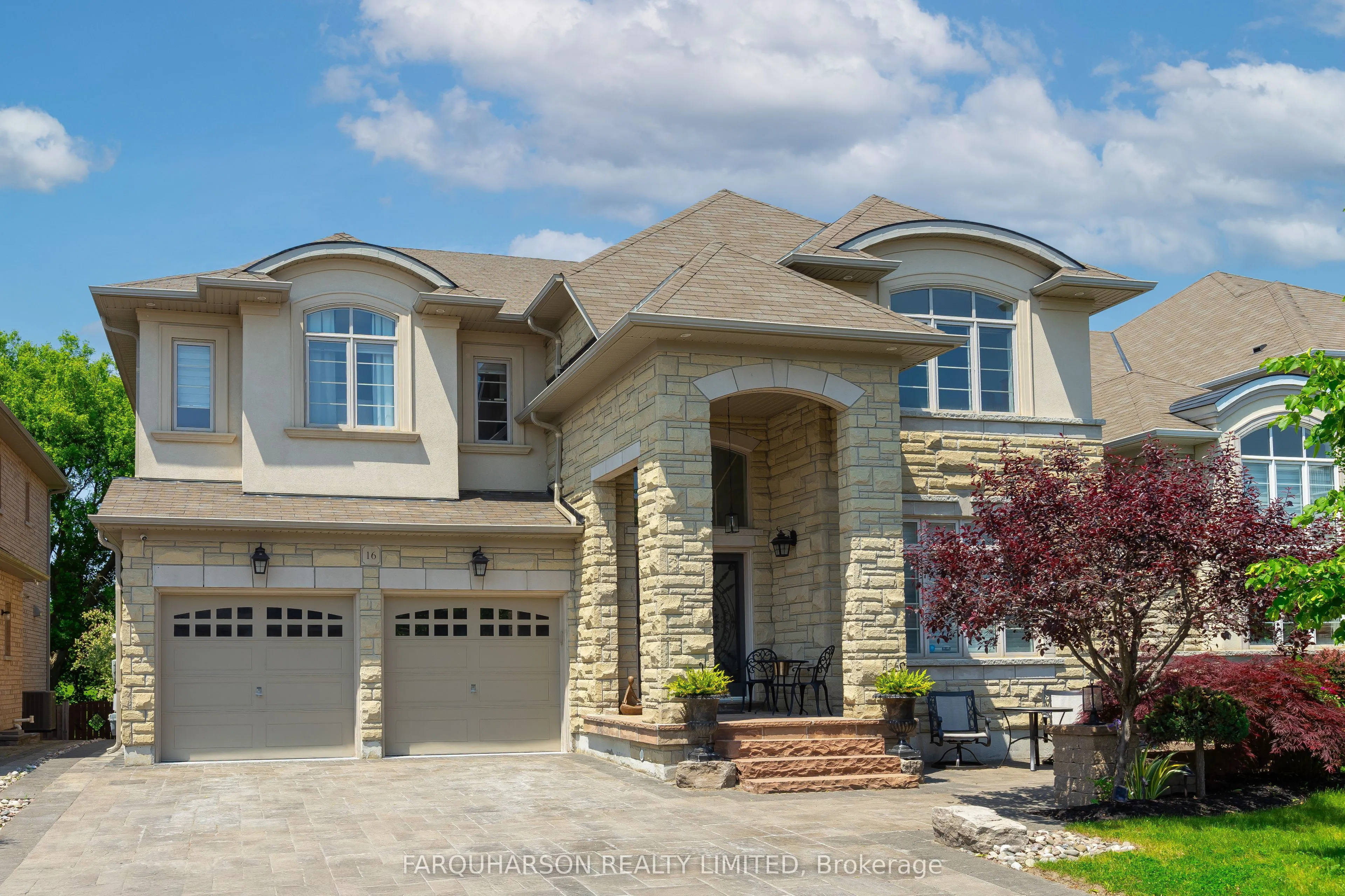 16 Durhamview Crescent