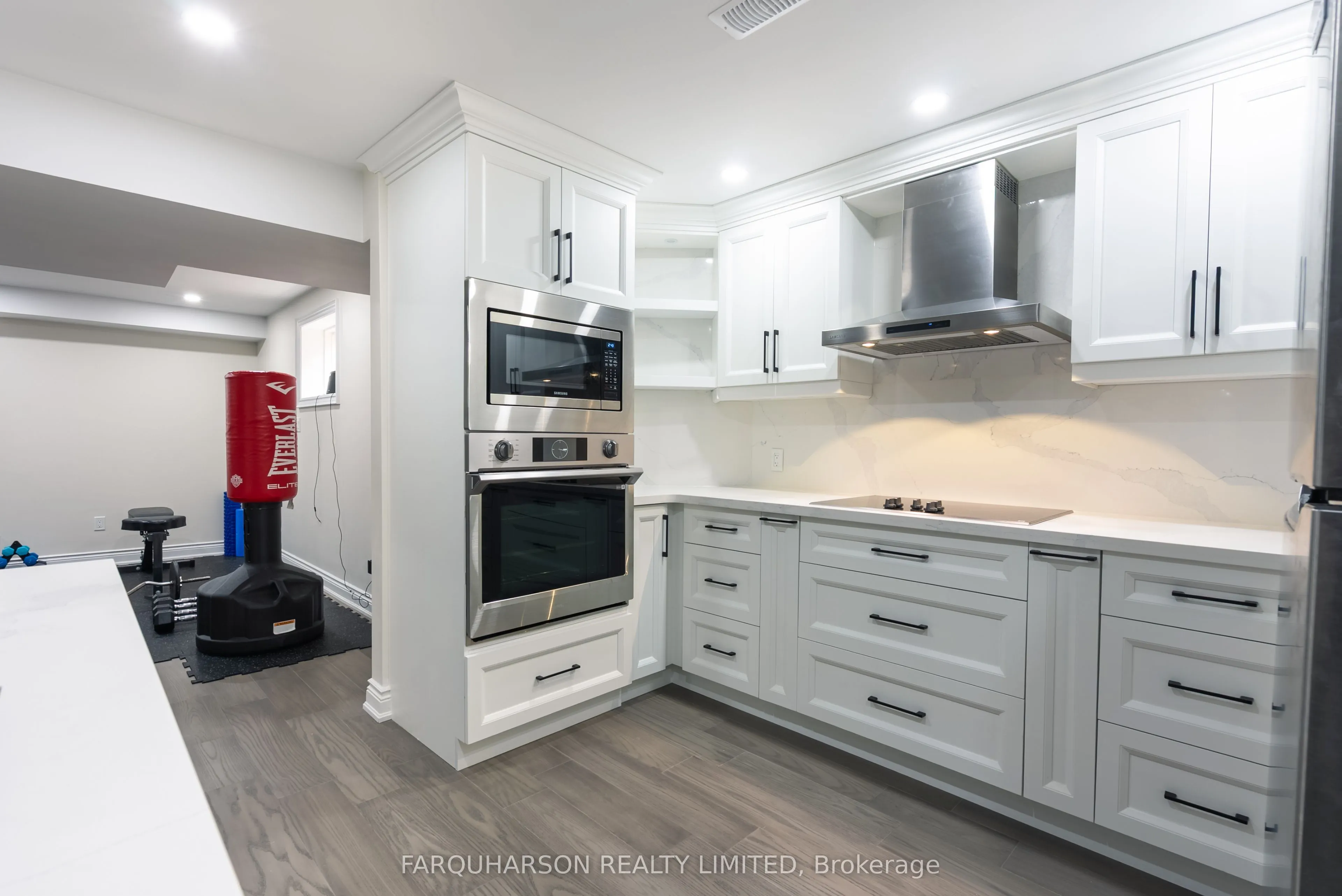 16 Durhamview Crescent