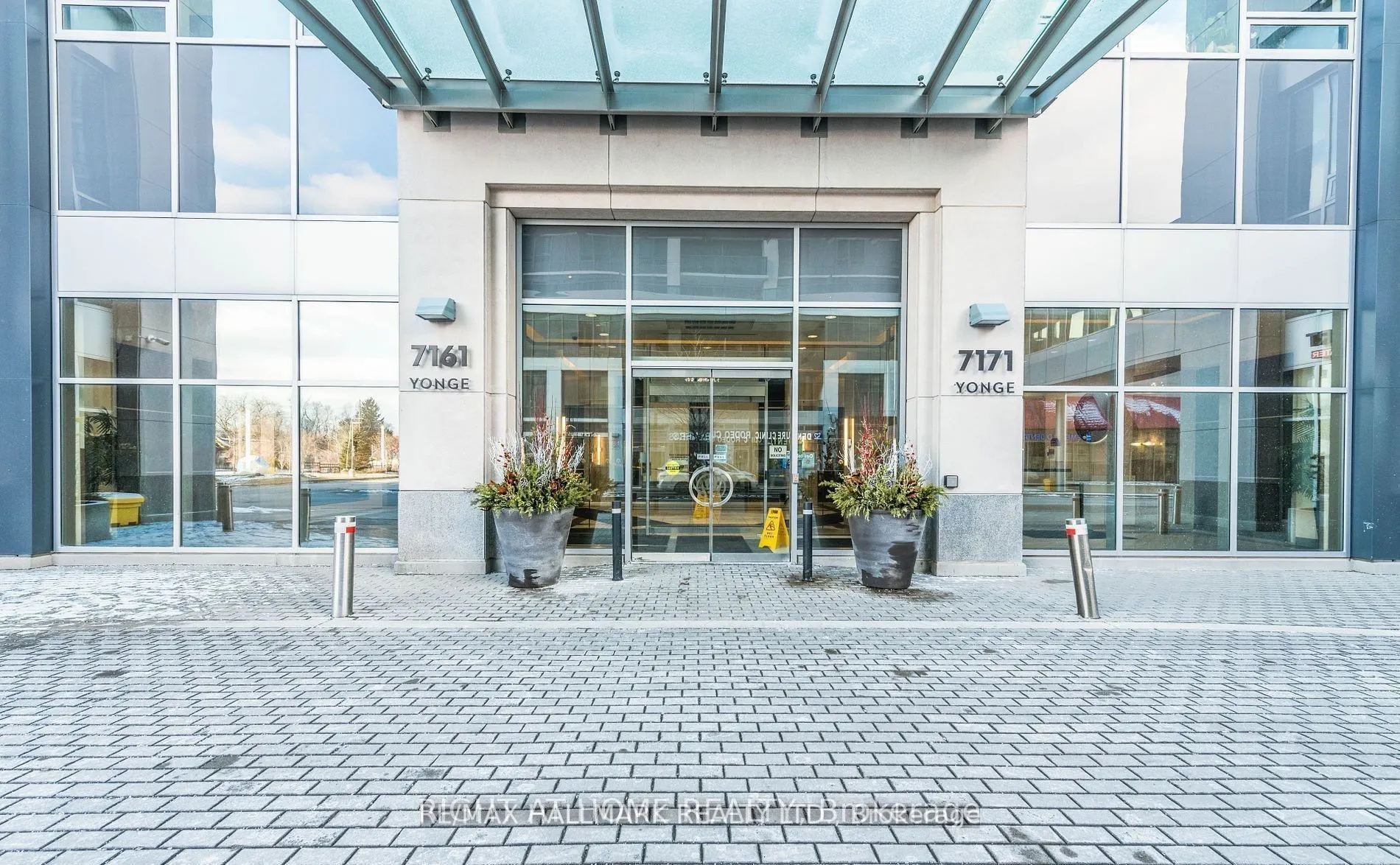 7171 Yonge Street, #911