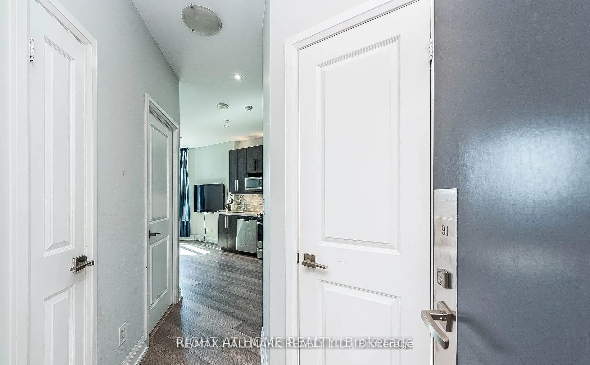 7171 Yonge Street, #911