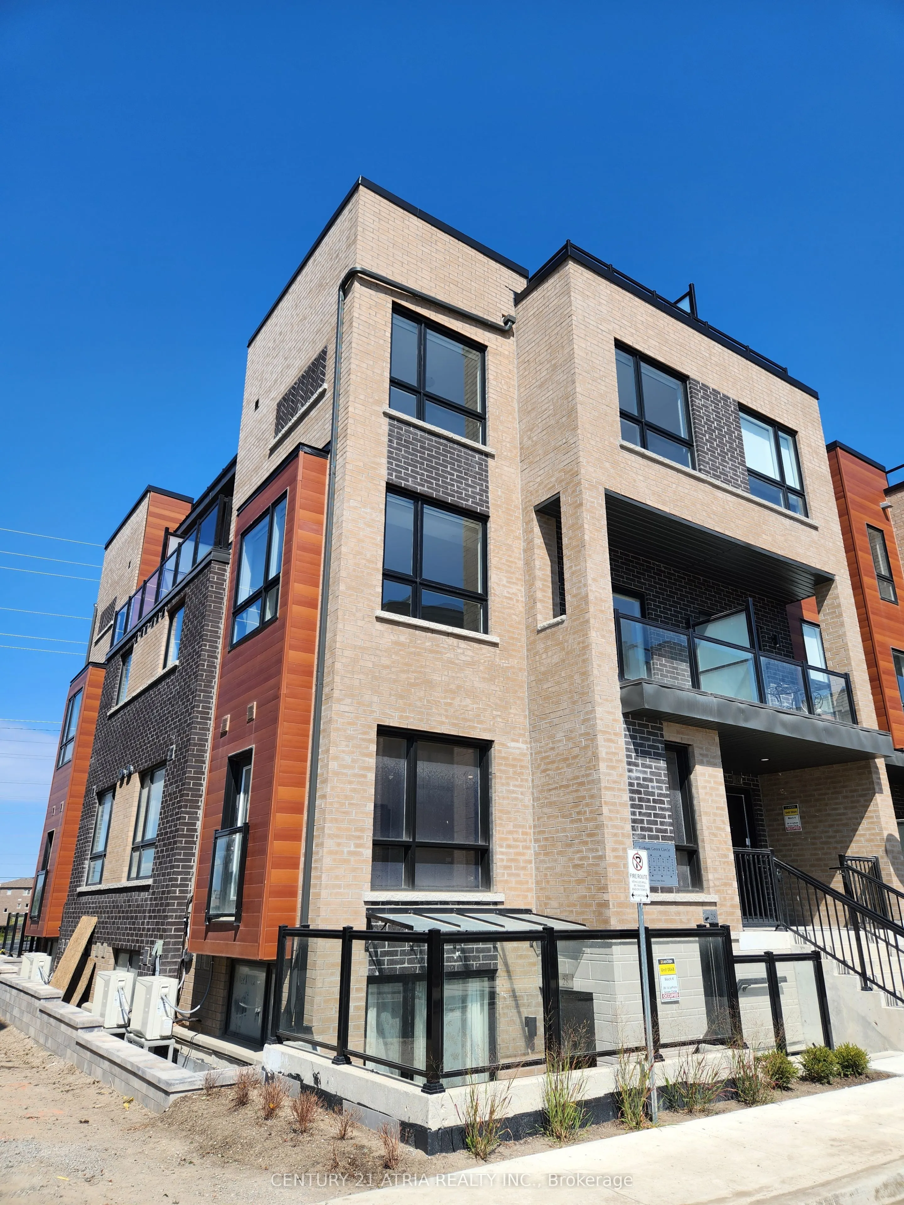 16 LYTHAM GREEN Circle, #27
