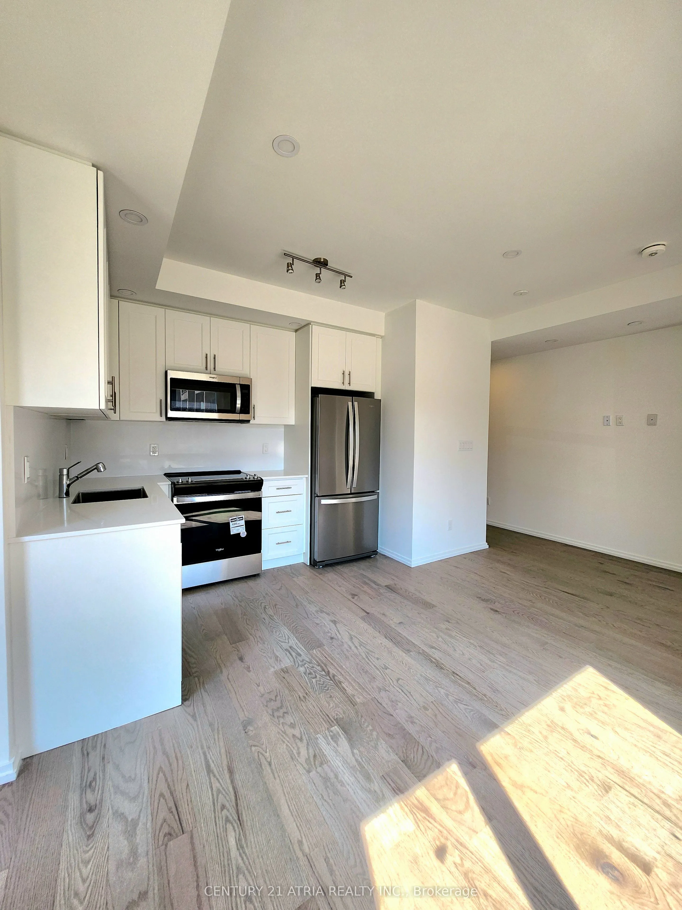 16 LYTHAM GREEN Circle, #27